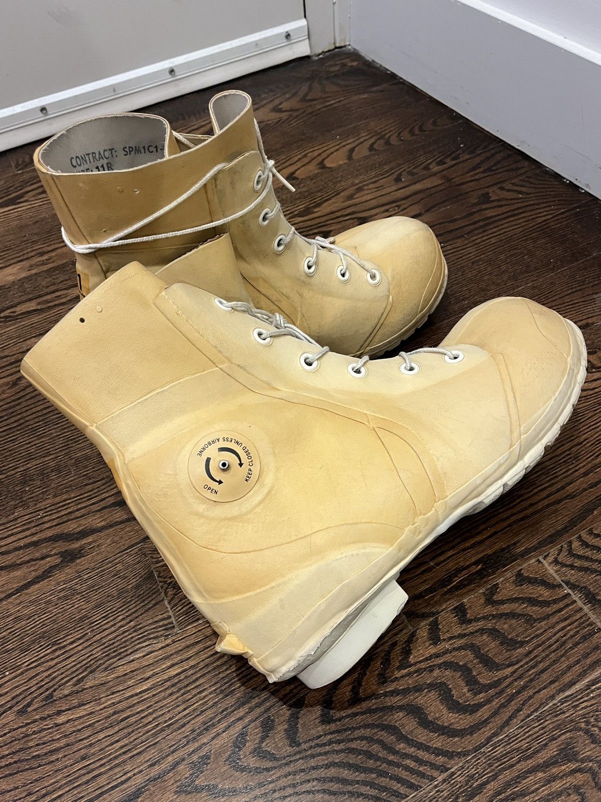 Other Vintage US Military Mickey Mouse Boots Size US 12 / EU 45 - 2 Thumbnail