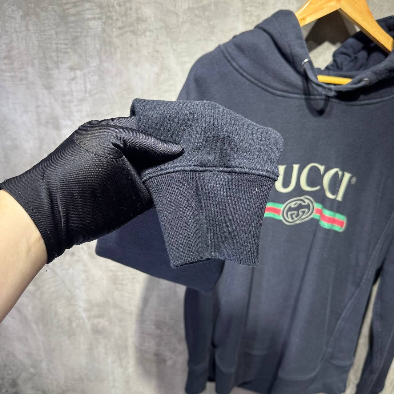 Gucci Gucci Logo pull over hoodie Size US L / EU 52-54 / 3 - 5 Thumbnail