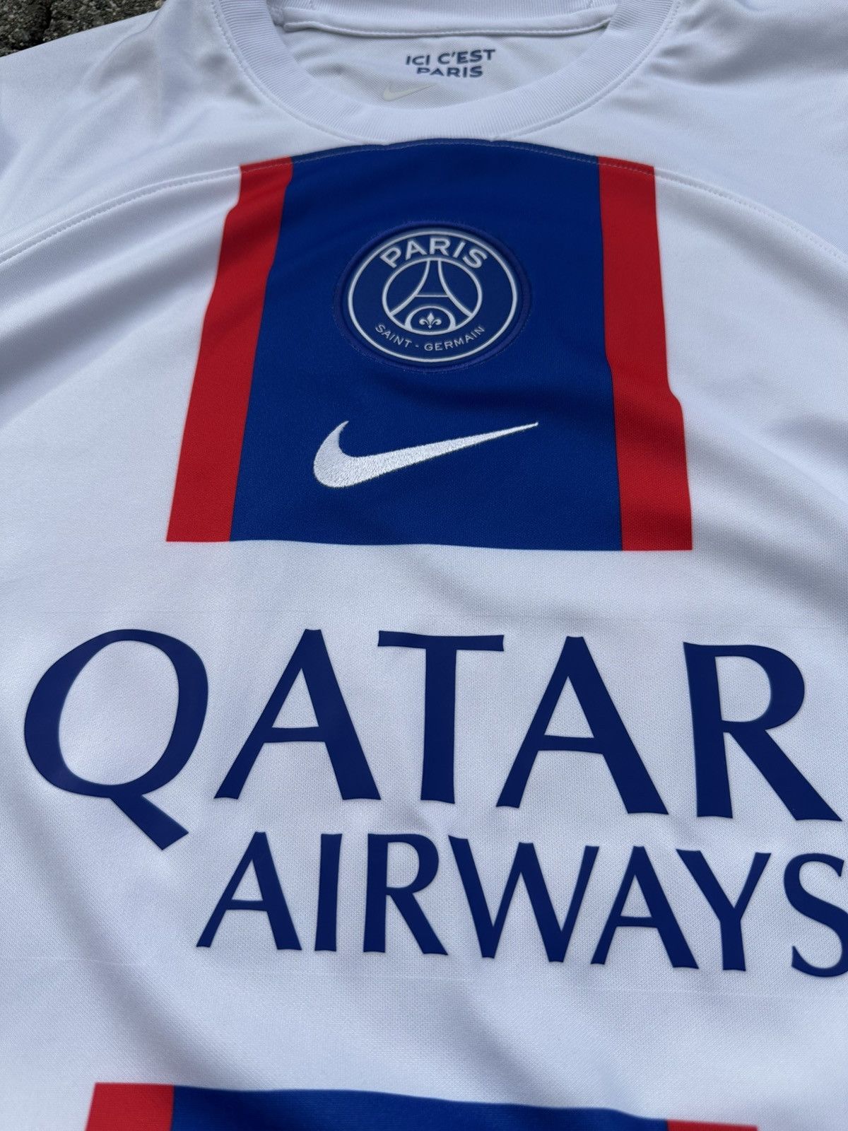 Nike PSG Paris Mbappe 2023 Jersey Size US M / EU 48-50 / 2 - 3 Thumbnail