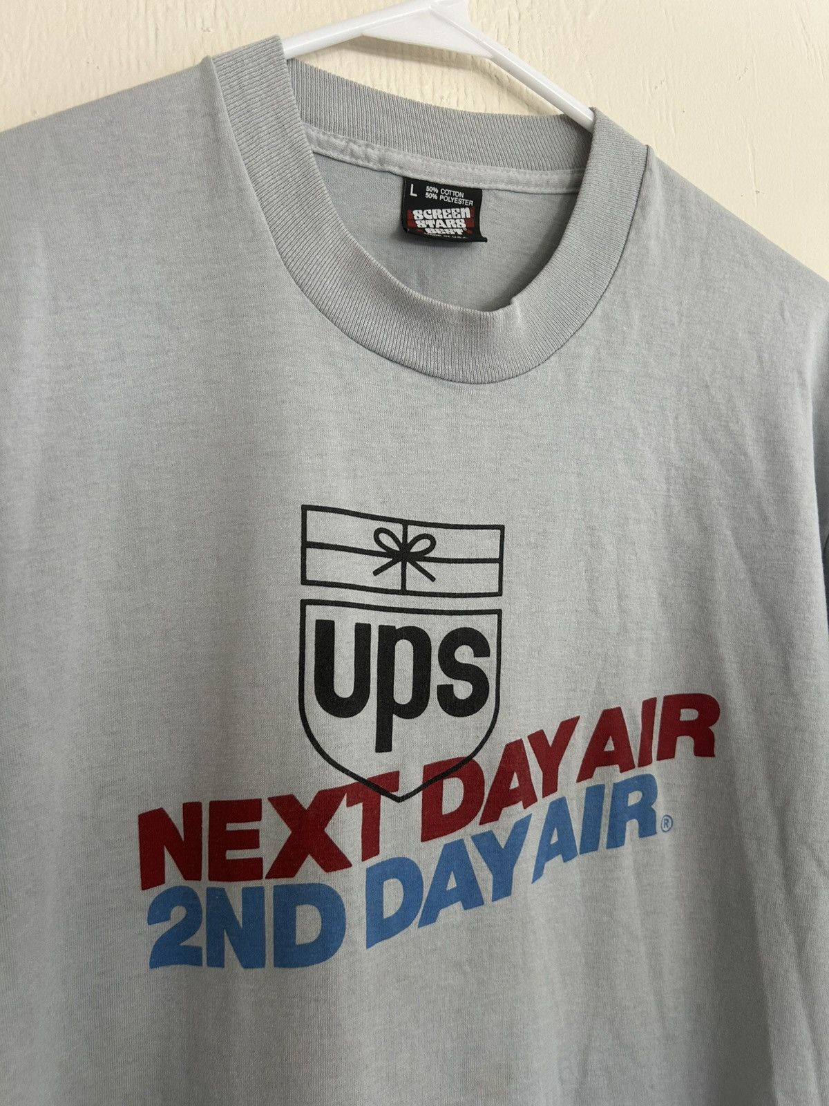 Vintage Vintage UPS Next Day Air 2nd Day Air Mail Shipping T-shirt Size US L / EU 52-54 / 3 - 2 Thumbnail