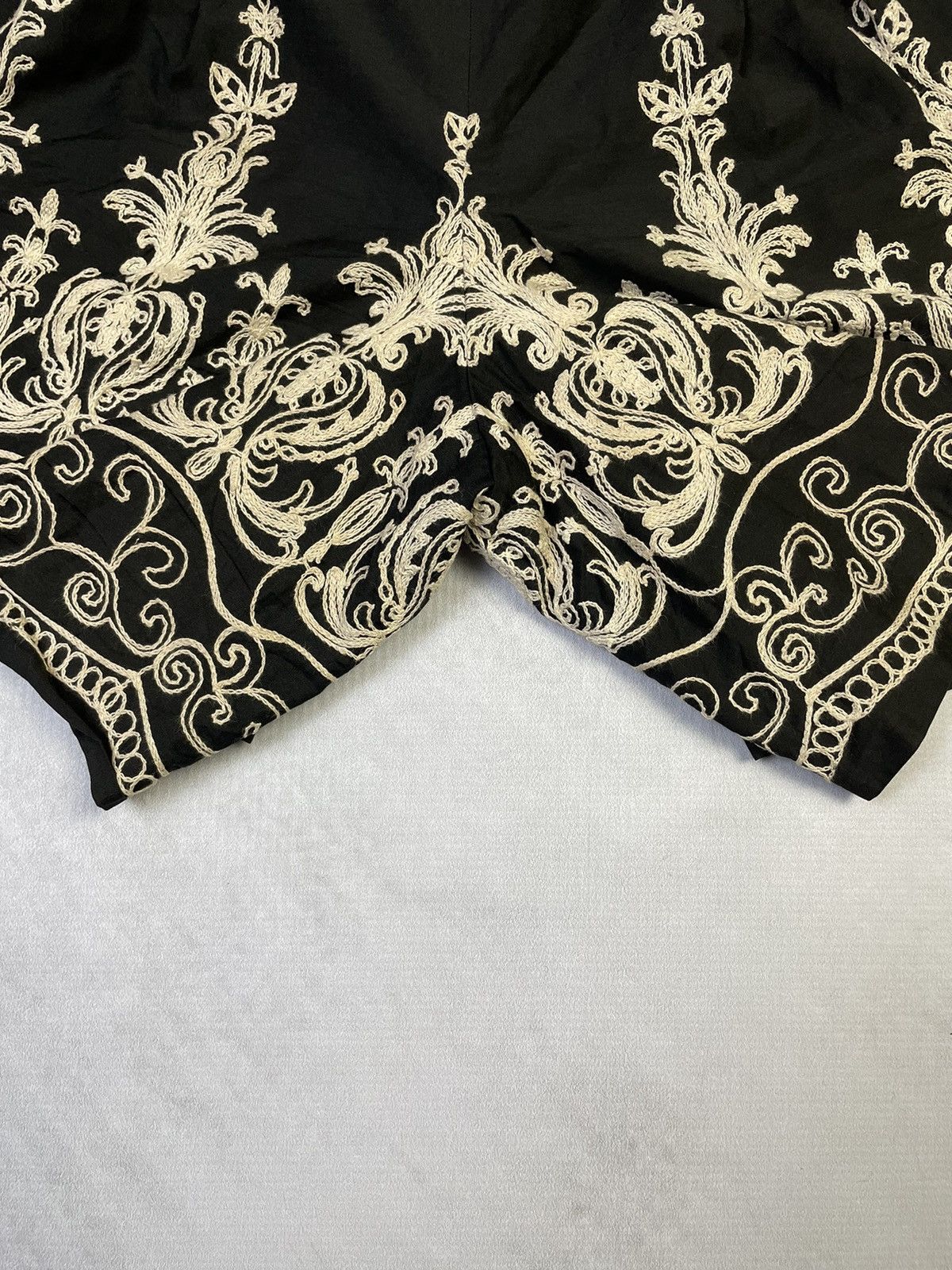 Anna Sui Dolly Girl by Anna Sui Baroque Shorts Size 25" / US 0 / IT 36 - 6 Thumbnail