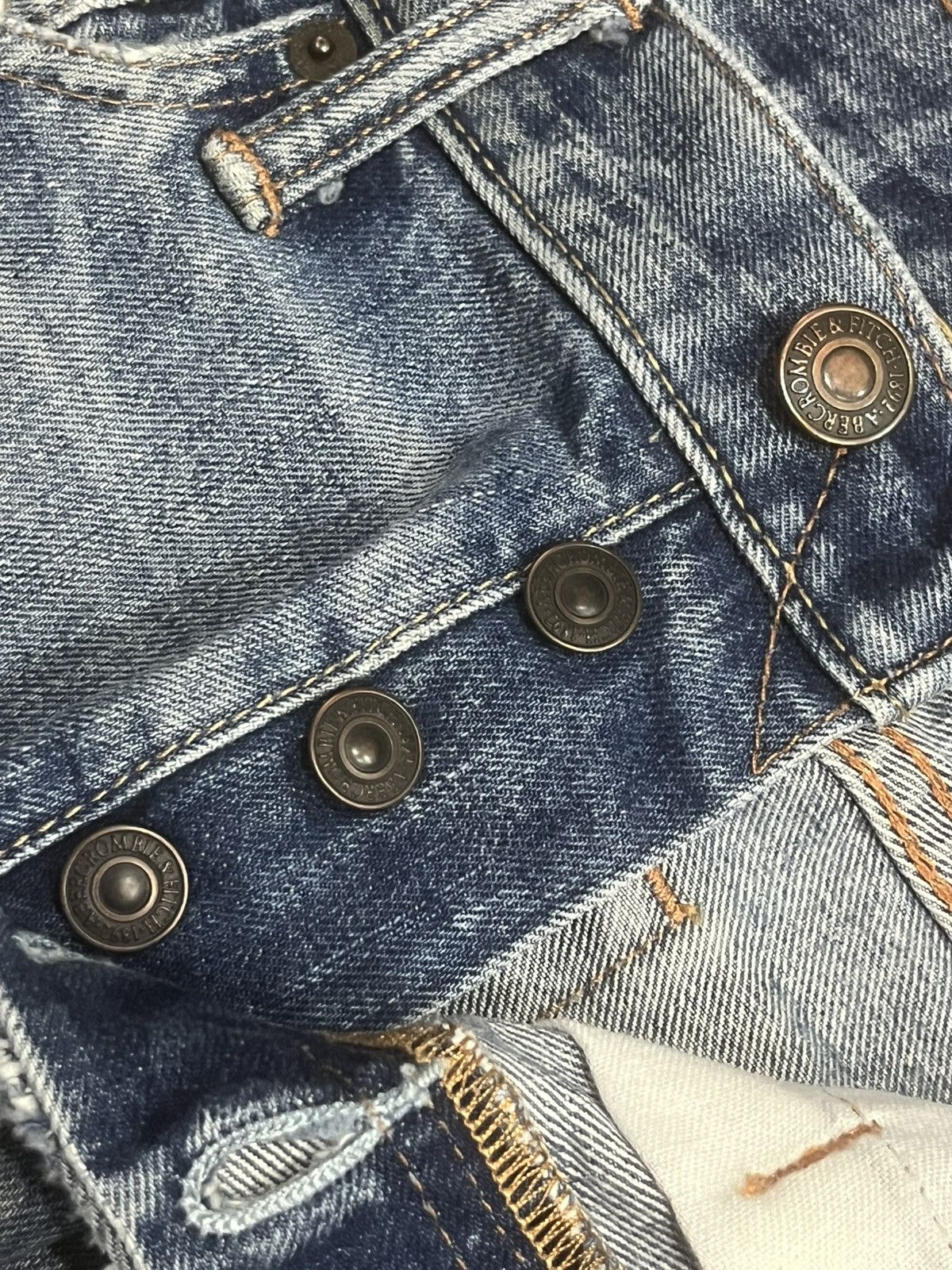 Abercrombie & Fitch Abercrombie & Fitch Light Blue Distressed Slim Straight Jean Size US 31 - 6 Thumbnail