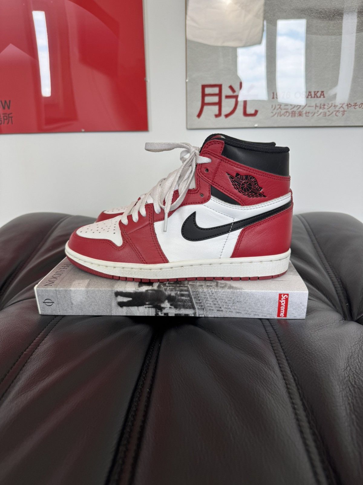 Nike Nike Air Jordan 1 High Chicago 2015 Hype Sneakers Last Dance Size US 7.5 / EU 40-41 - 3 Thumbnail