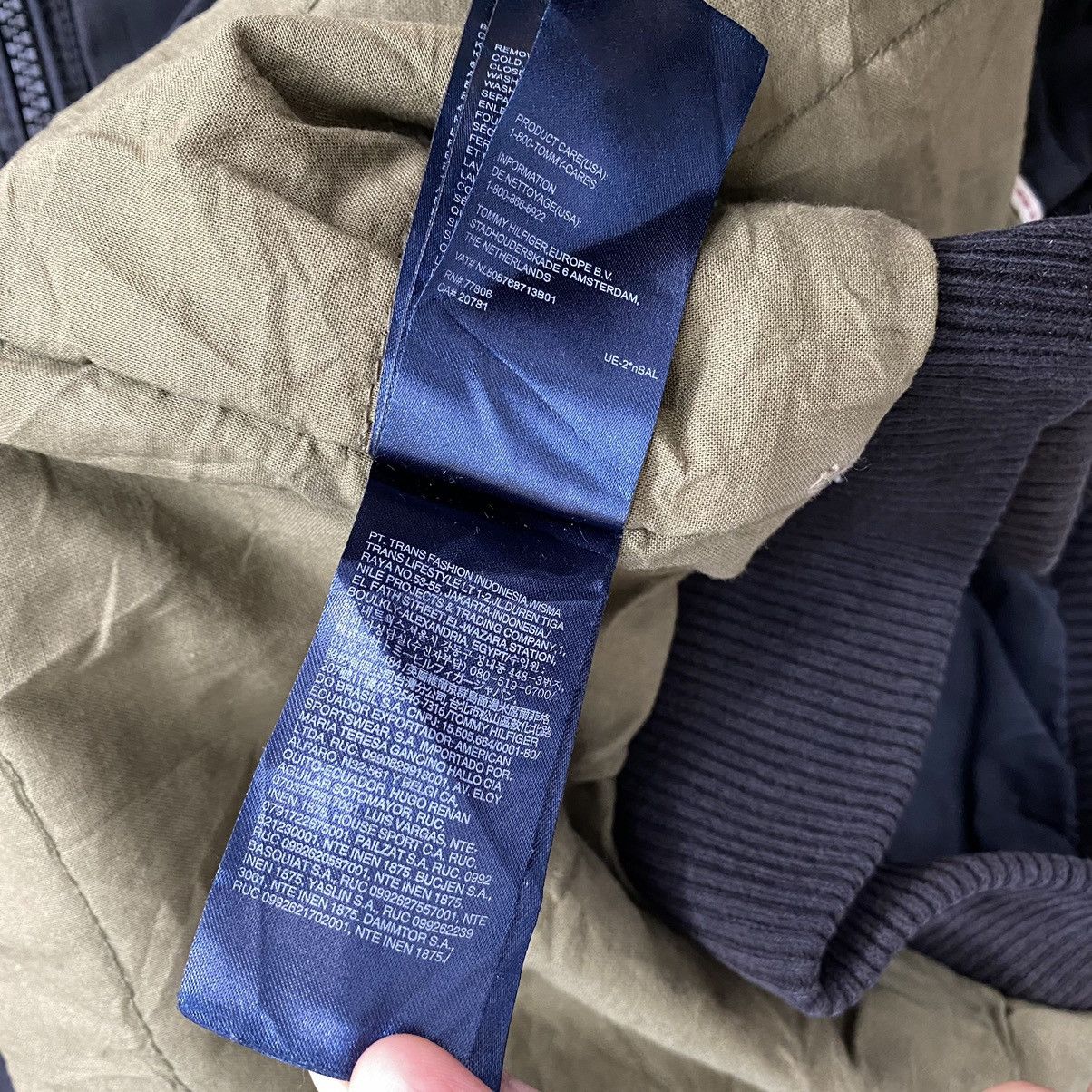 Tommy Hilfiger Vintage TOMMY HILFIGER Denim Black Bomber Jacket Size US M / EU 48-50 / 2 - 9 Thumbnail