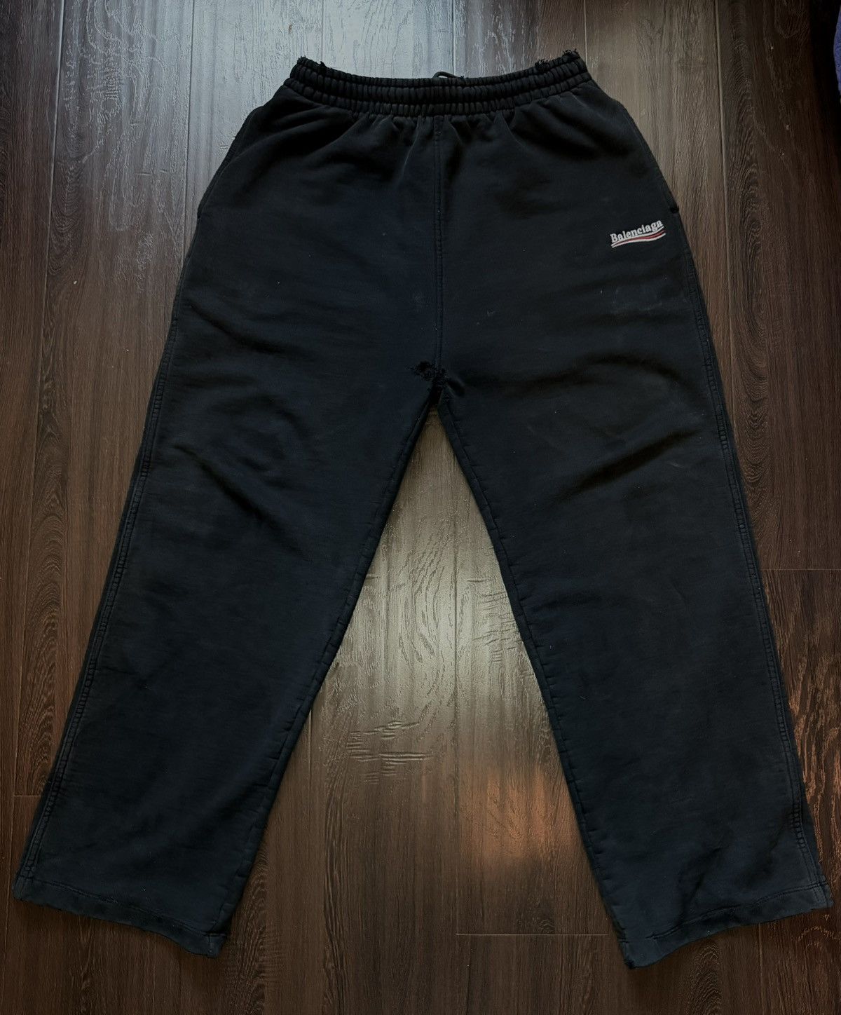Balenciaga Balenciaga Campaign Sweats Size US 32 / EU 48 - 1 Thumbnail