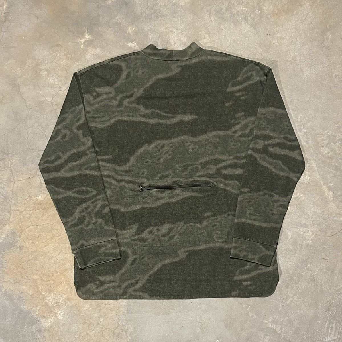Kanye West Yeezy Season 3 Camo Moto Long Sleeve Crewneck Rare Kanye Size US M / EU 48-50 / 2 - 6 Thumbnail