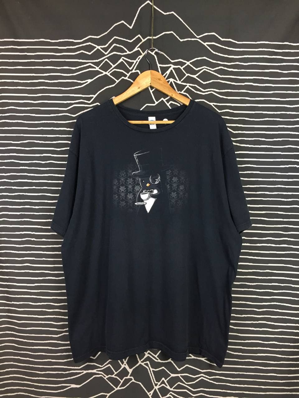 Other Shirt Woot! Indubiously Penguin Graphic Tee Size US XXL / EU 58 / 5 - 1 Thumbnail