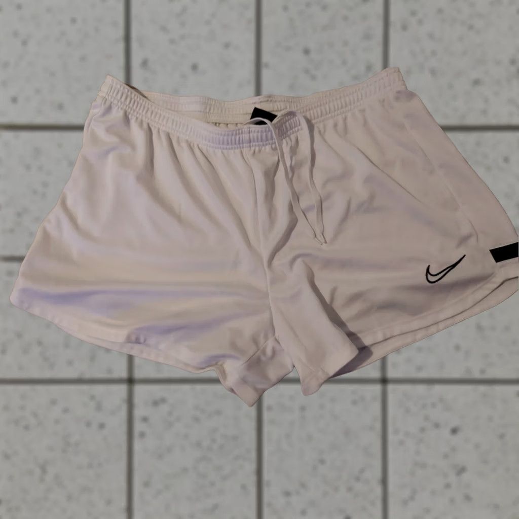 Nike Nike Shorts XL White Athletic Gym Workout Women's Shorts Size 40" / US 18 - 1 Thumbnail