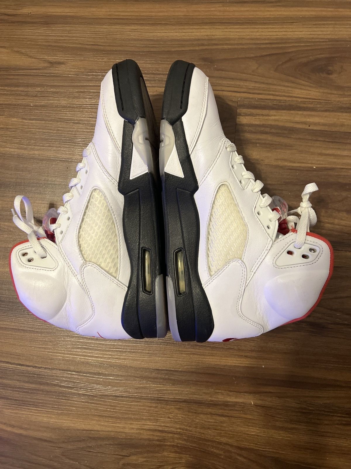 Jordan Brand Jordan 5 Retro Fire Red Silver tongue(2020). Size US 9 / EU 42 - 5 Thumbnail
