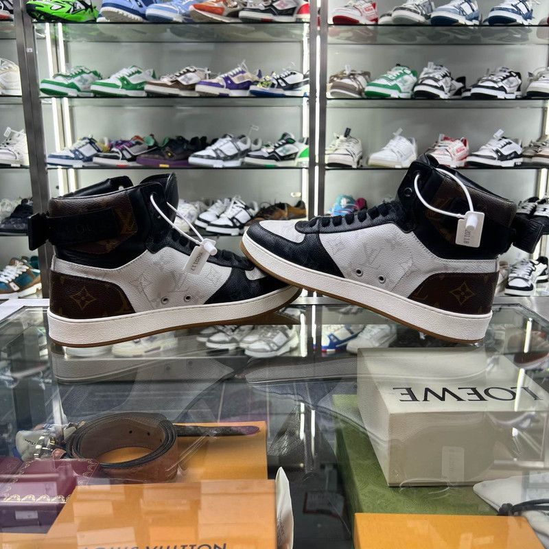 Louis Vuitton Louis Vuitton Rivoli Black and White Sneakers - Size US 8 / EU 41 - 6 Thumbnail