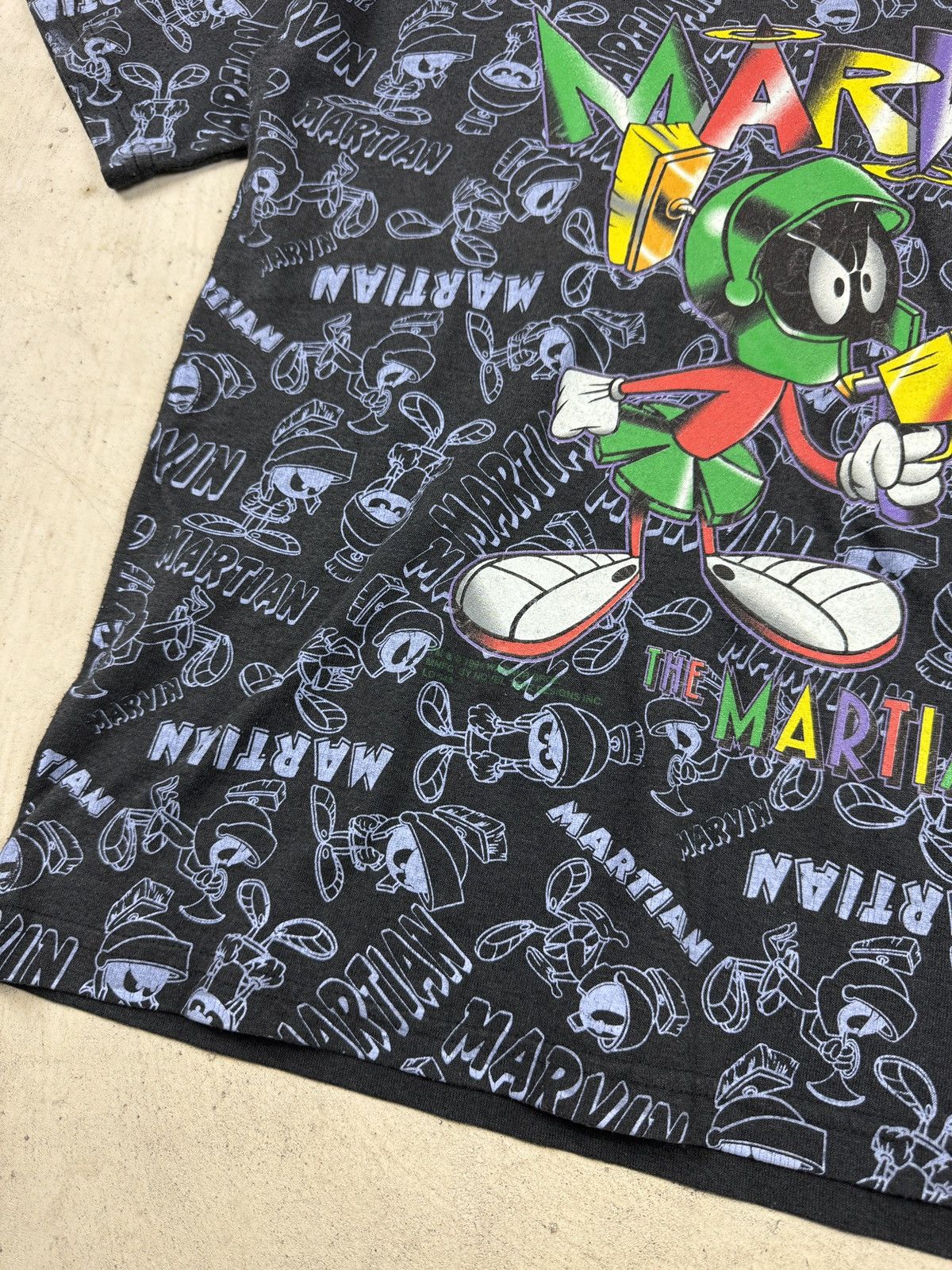 Vintage 1994 Marvin The Martian AOP Tee Size L / US 10 / IT 46 - 3 Thumbnail