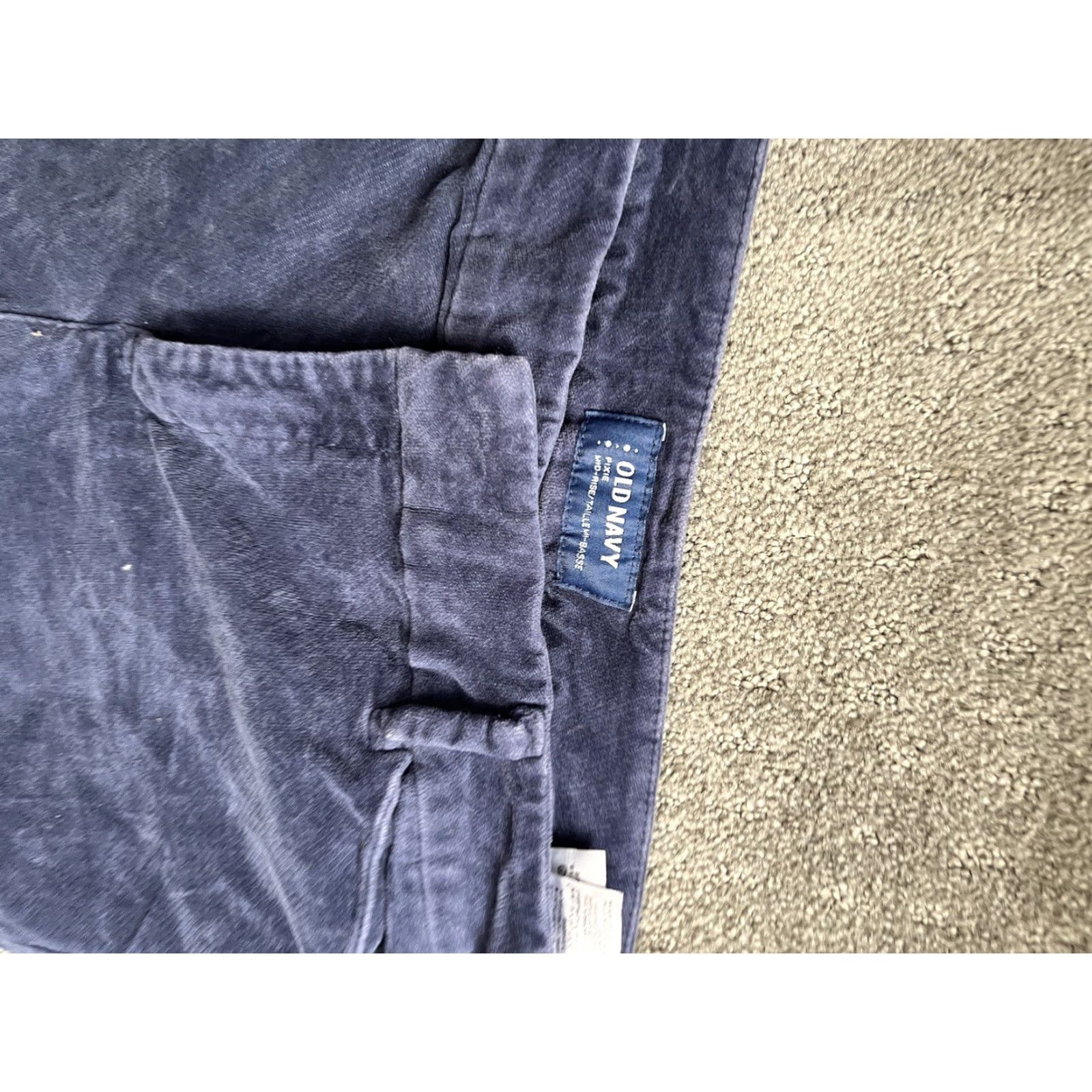 Old Navy **Old Navy Mid Rise Velvet Pants Size 8 Navy Pockets** User: **Old Navy Mid-Rise Velvet Pants Size 8 Navy Pockets** Size 30" / US 8 / IT 44 - 5 Thumbnail