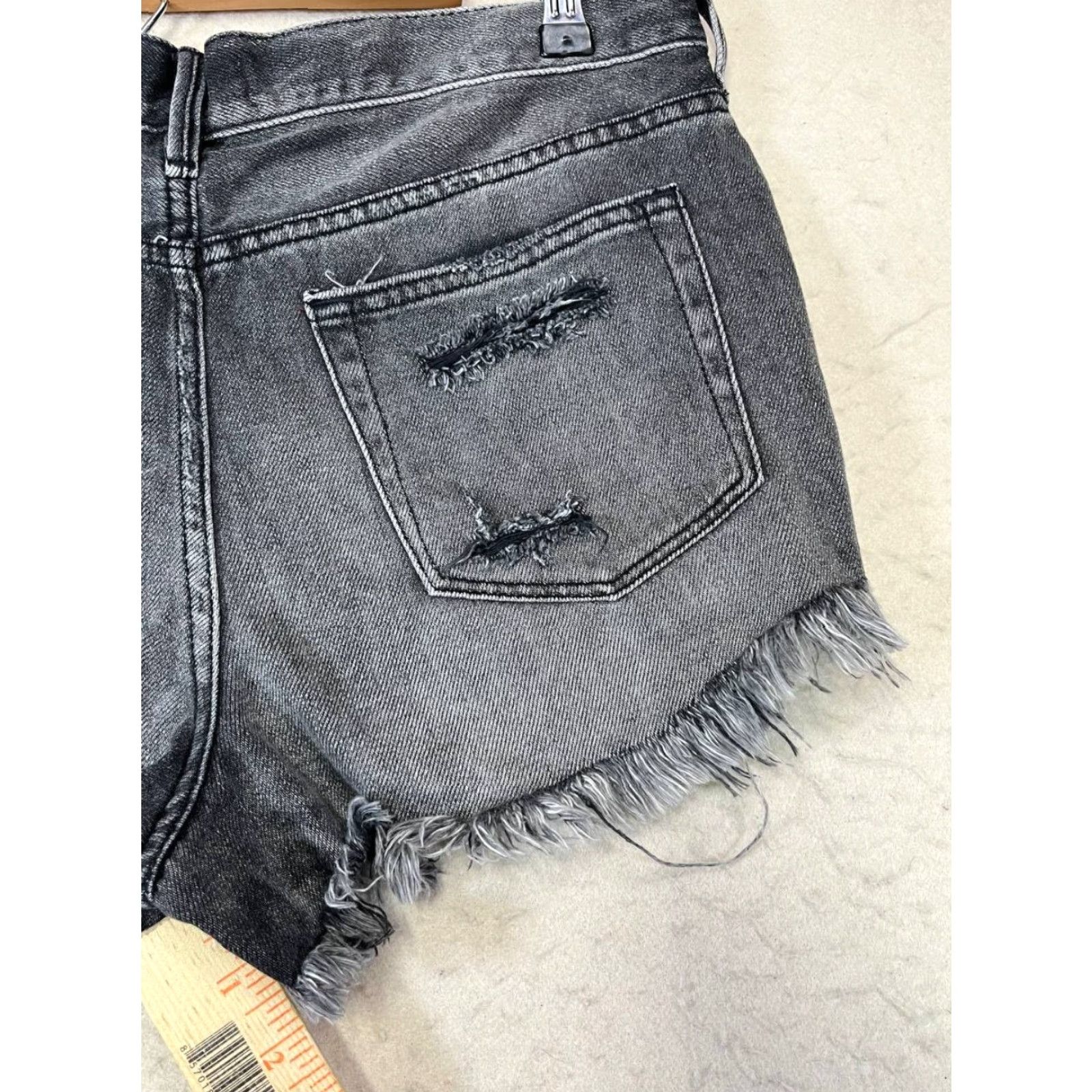 Free People Free People We The Free Distressed Raw Hem High Rise Denim Short Size 29 Black Size 29" - 5 Thumbnail
