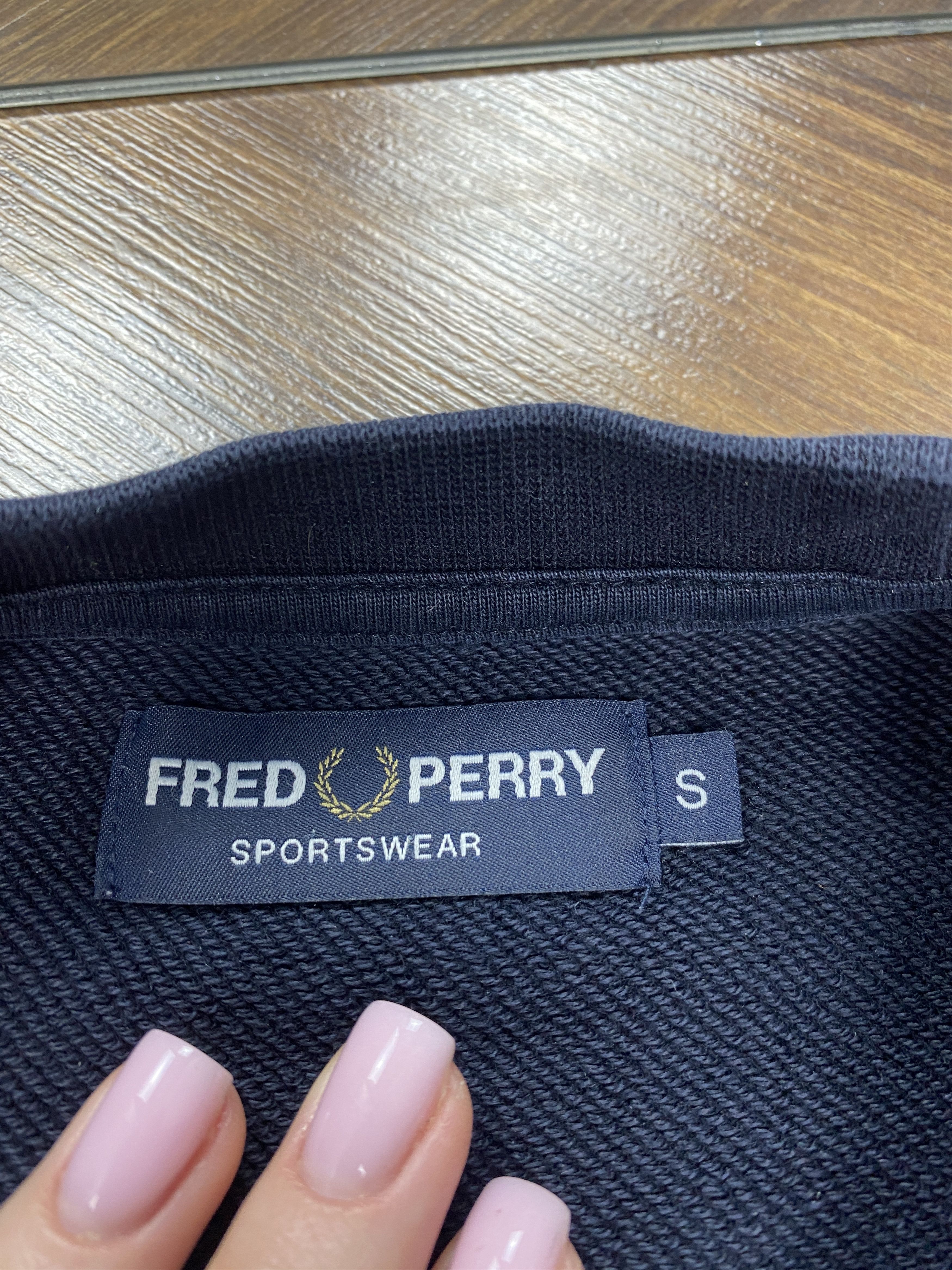 Fred Perry × Vintage Fred Perry vintage embroidered logo sweatshirt Size US S / EU 44-46 / 1 - 5 Thumbnail