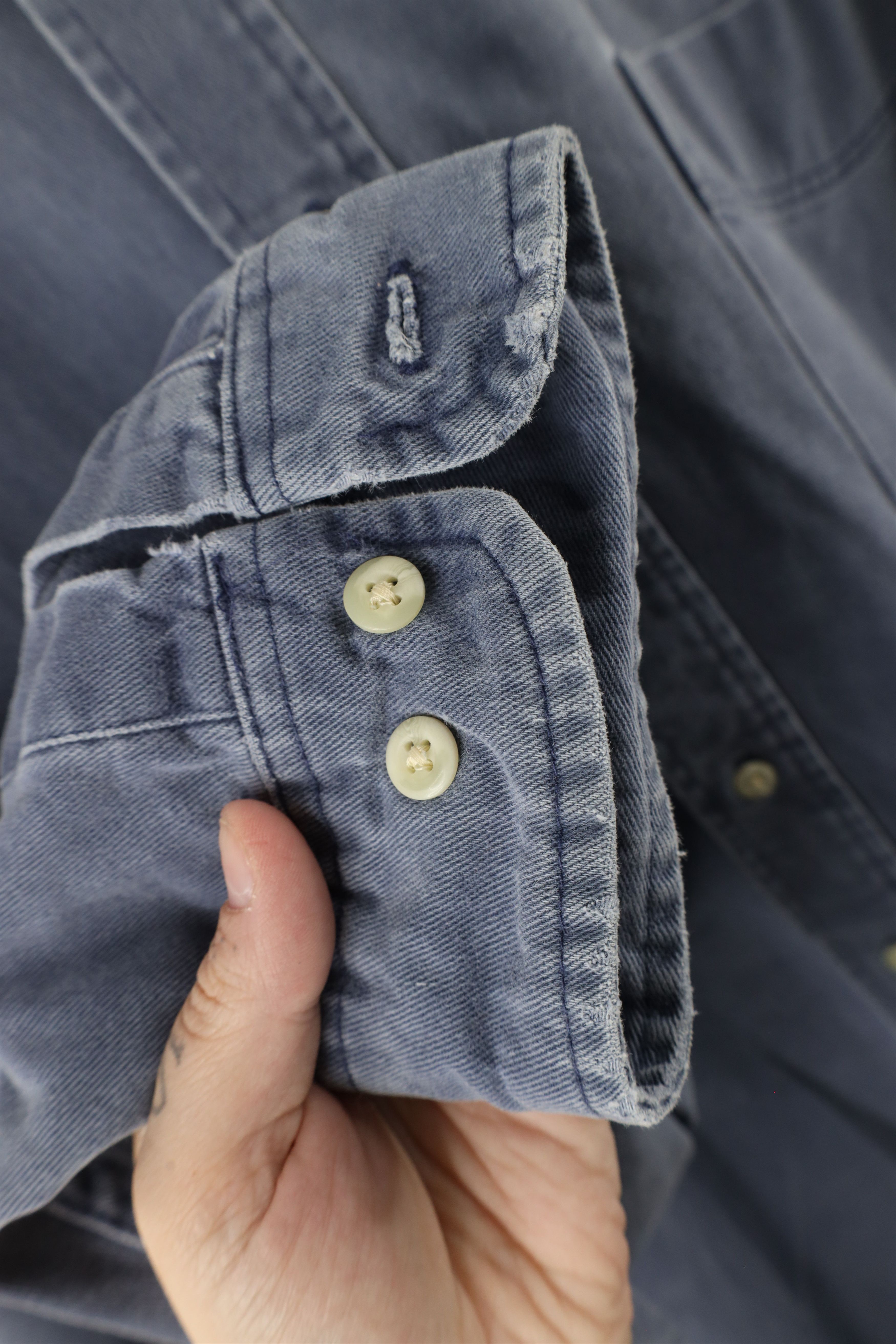 Eddie Bauer × Vintage Vintage 90s Eddie Bauer Thrashed Collared Button Down Shirt Size US XL / EU 56 / 4 - 5 Thumbnail