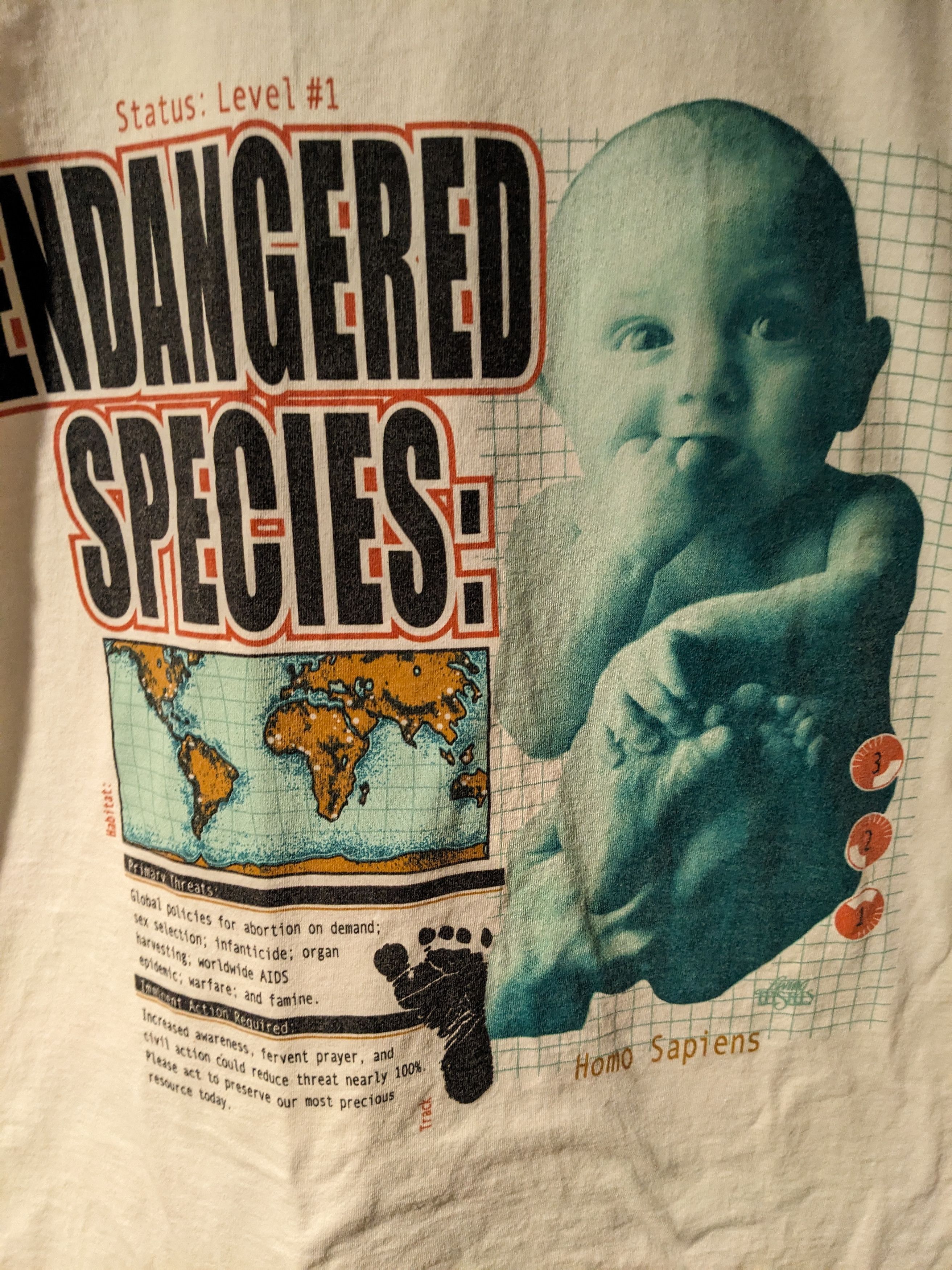 Vintage Vintage 90s Endangered Species Baby Homo Sapiens T-Shirt Size US L / EU 52-54 / 3 - 2 Thumbnail