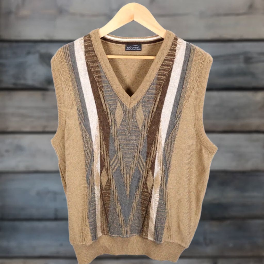 Vintage VINTAGE Cooper Sweater Vest Men's Large Brown Gray V-Neck Knit VTG Size US L / EU 52-54 / 3 - 1 Thumbnail