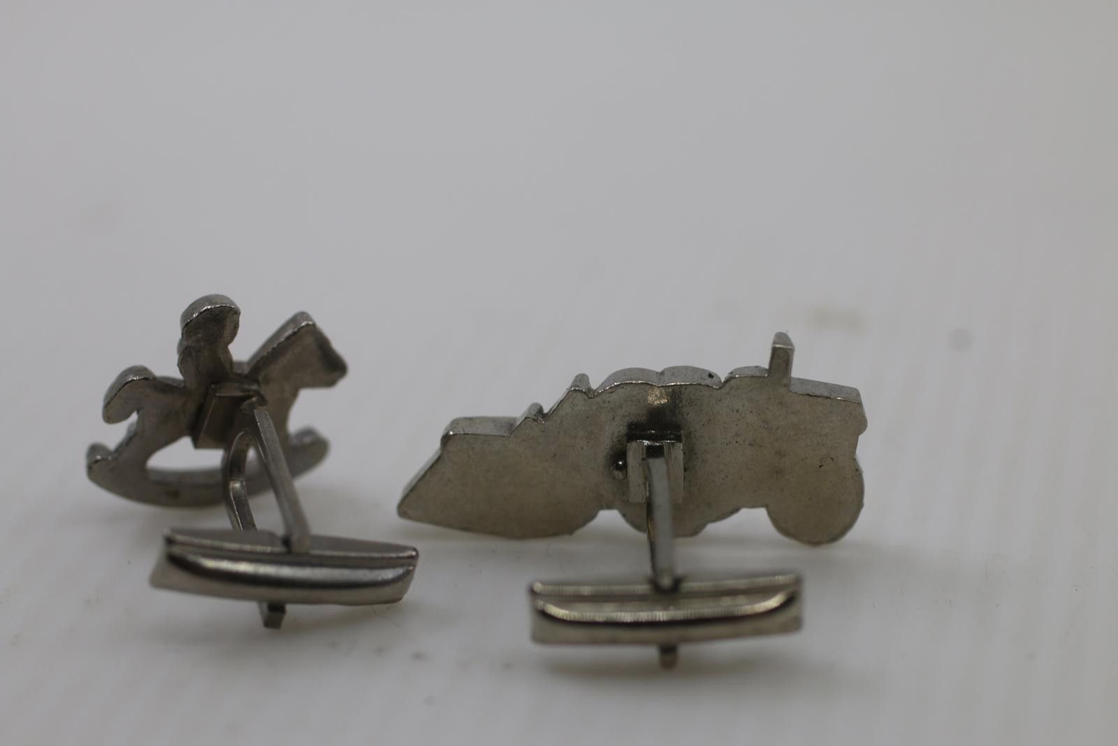 The Unbranded Brand Caterpillar CAT 944 Cufflinks Construction Loader & Horse Size ONE SIZE - 4 Thumbnail