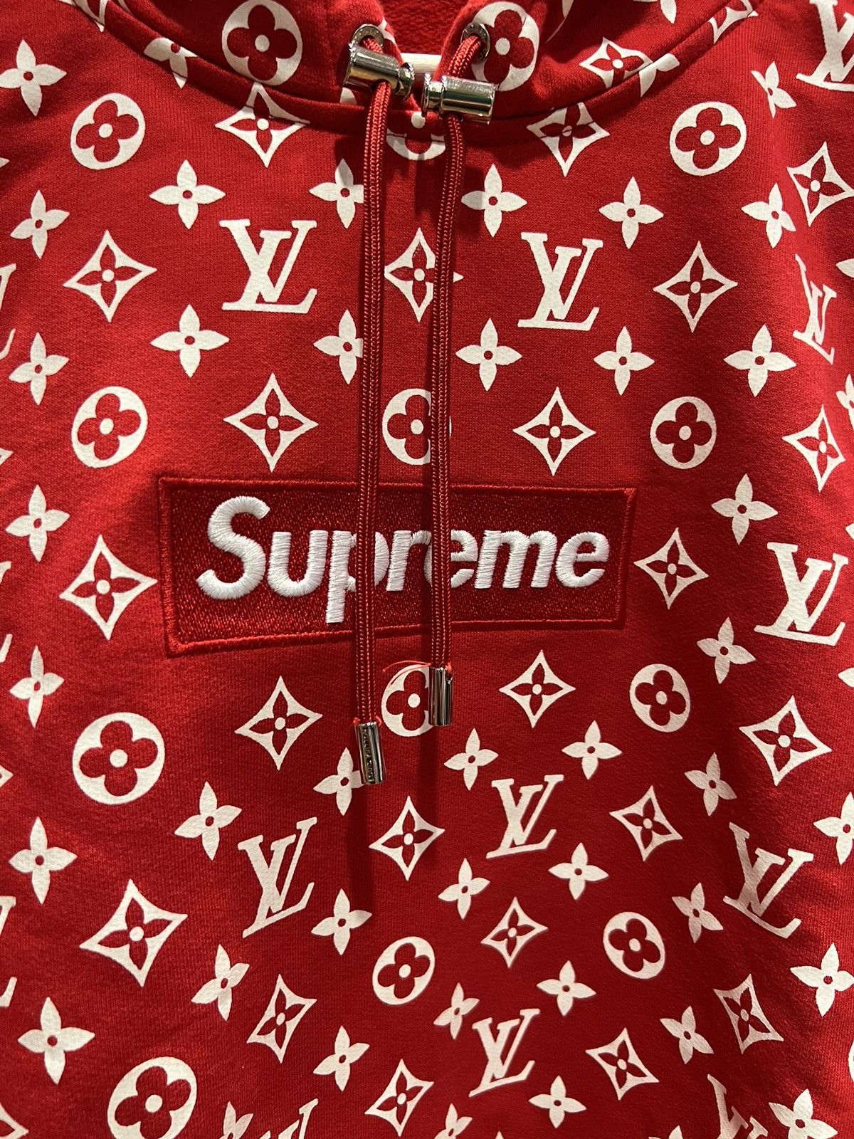 Louis Vuitton × Supreme Supreme Louis Vuitton Box Logo Hoodie Red Size US XXL / EU 58 / 5 - 3 Thumbnail