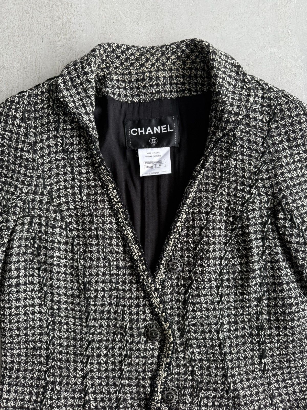 Chanel Chanel - Single Breasted Tweed Shortsleeves Size XS / US 0-2 / IT 36-38 - 2 Thumbnail
