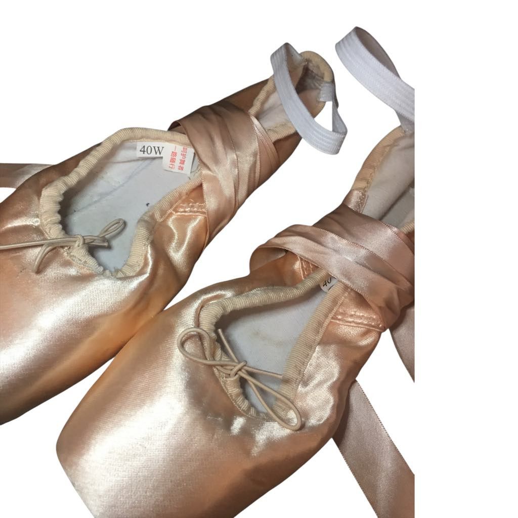 Other DayDance Ballet Pointe Dance Shoes Ribbon Ballerina Size 40 Size US 11 / IT 41 - 10 Thumbnail