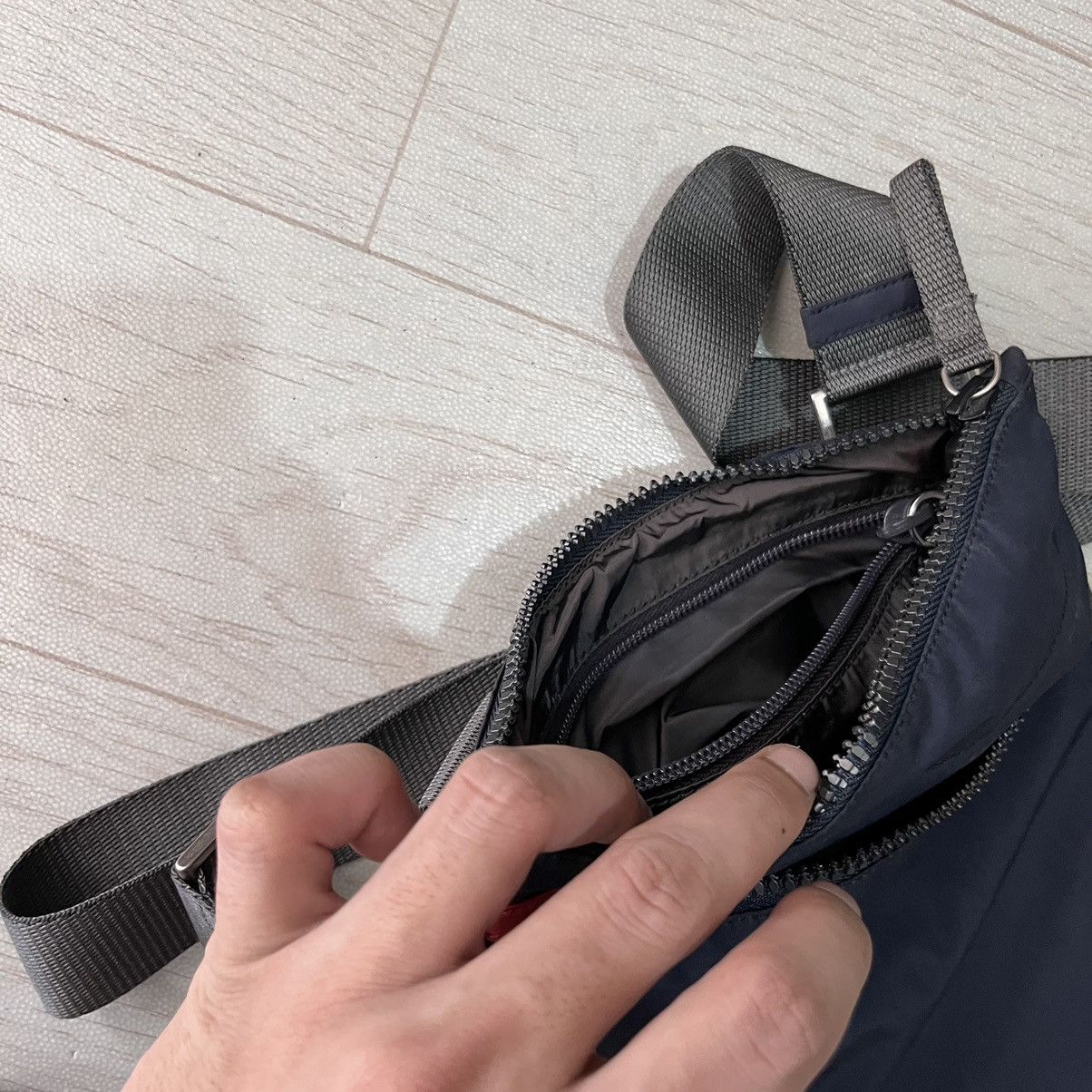 Prada 2000s Prada sport mini slingbag (include the card 2001) Size ONE SIZE - 15 Thumbnail