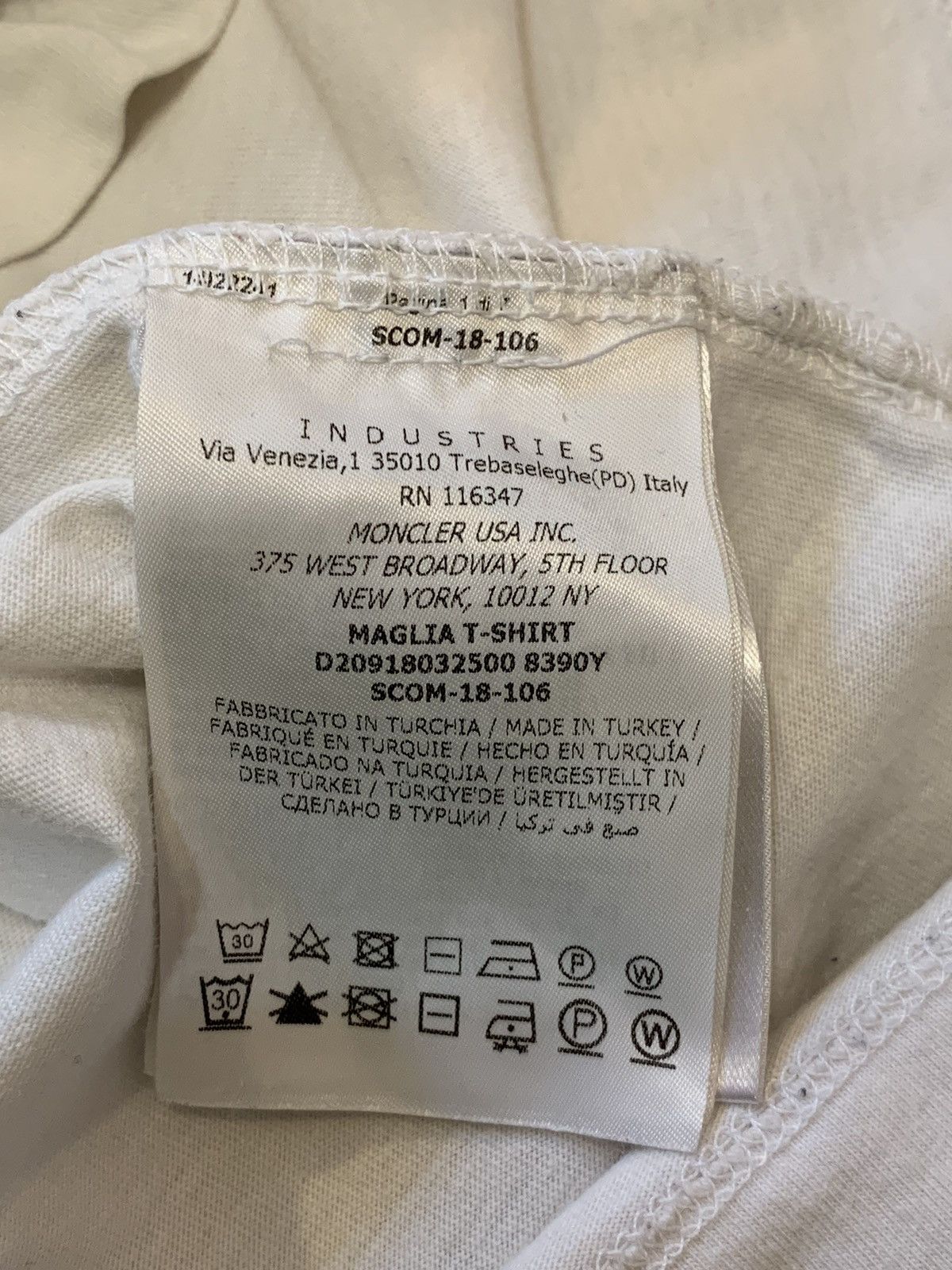 Moncler Moncler T-Shirt Size US M / EU 48-50 / 2 - 4 Thumbnail