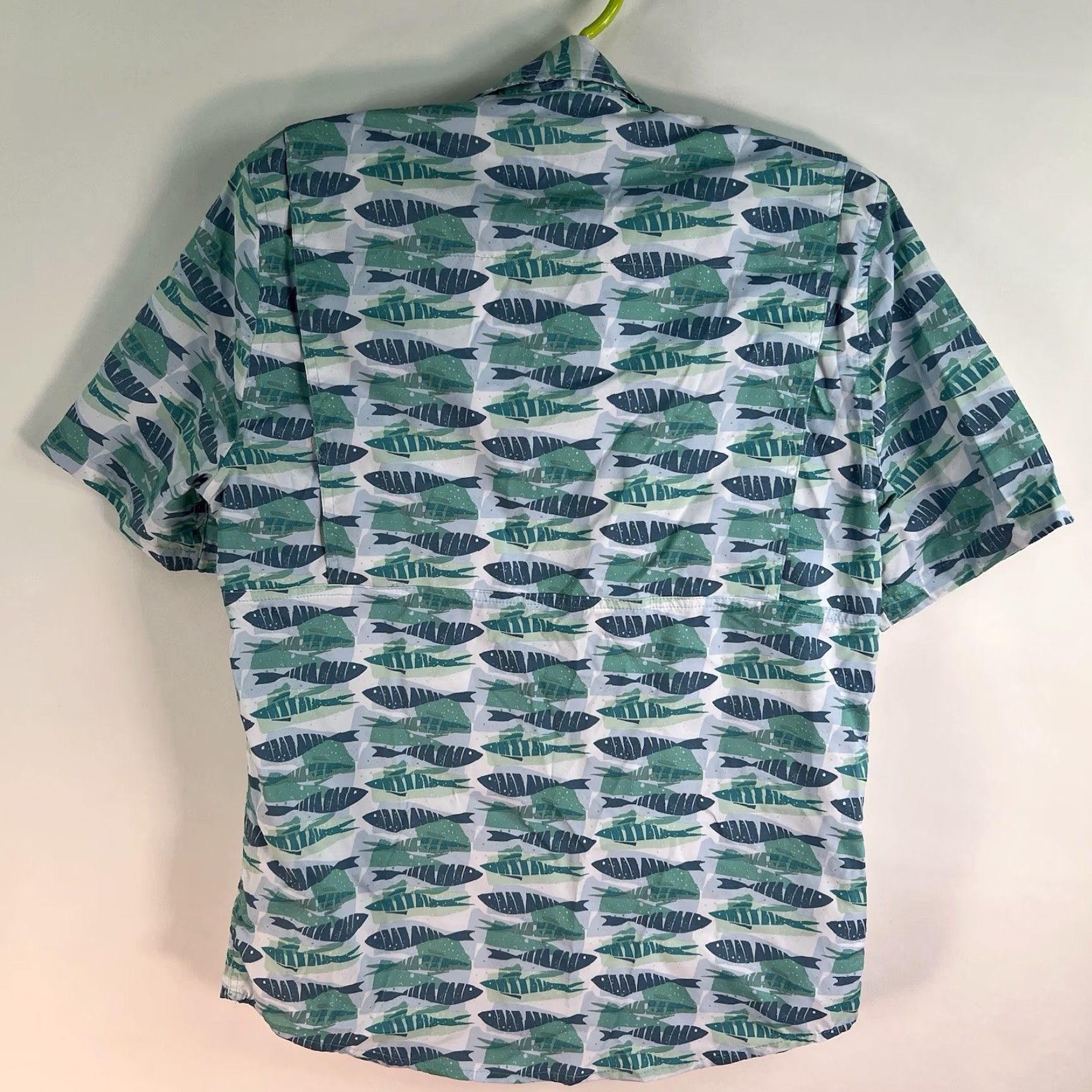 Vintage VINTAGE L.L. Bean Tropicwear Fish Print Button Up Shirt SunSmart UPF 50 Men's Small Size US S / EU 44-46 / 1 - 6 Thumbnail