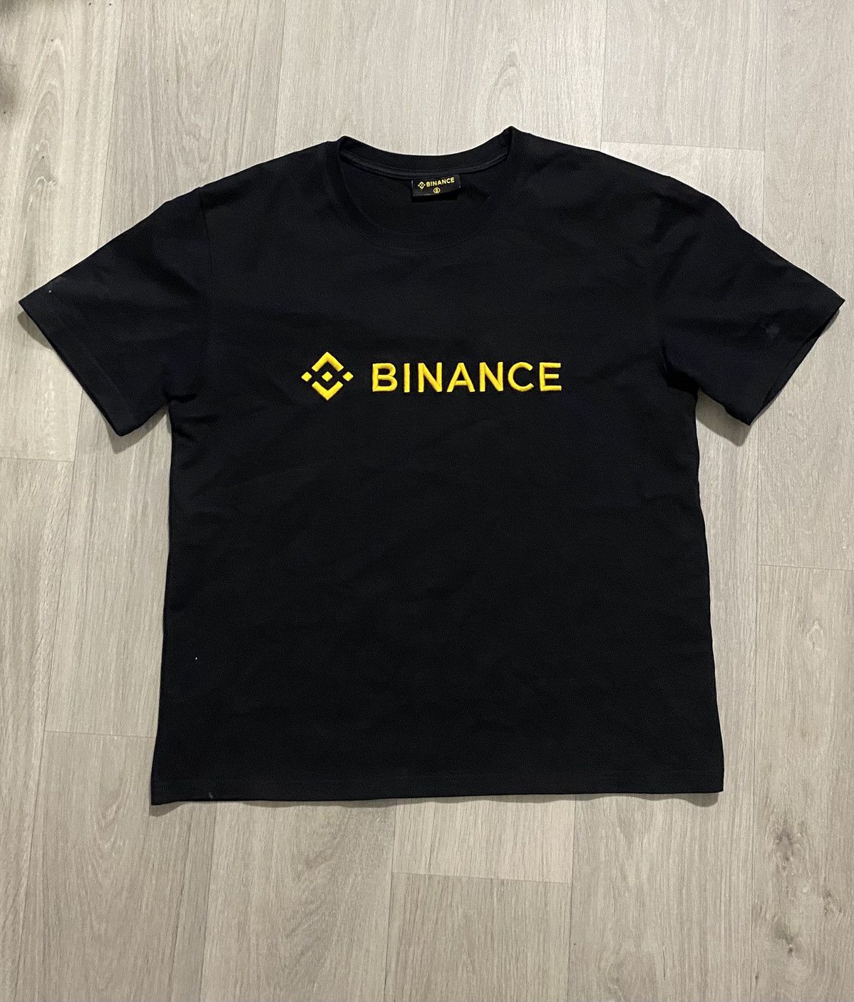 Other Binance Merch T-Shirt Size US S / EU 44-46 / 1 - 2 Thumbnail