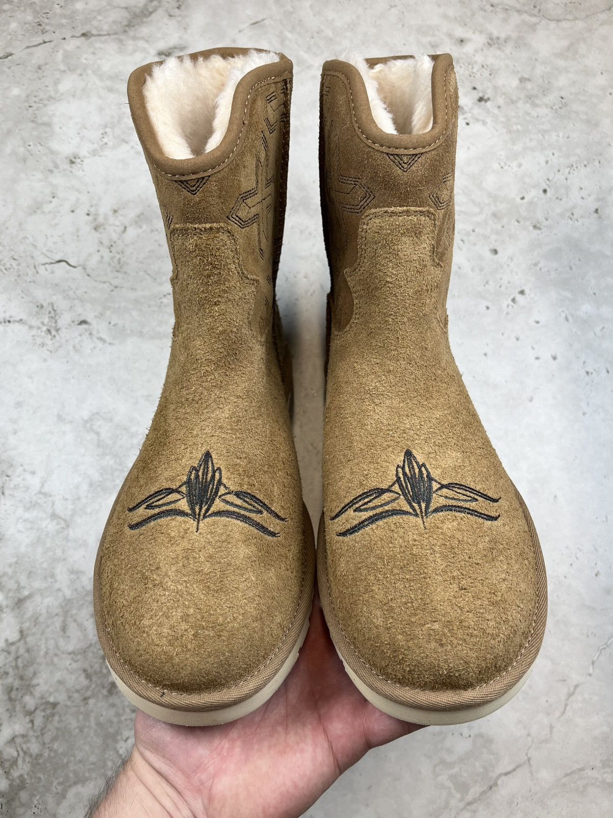 Children of the discordance × Ugg UGG x Children Of The Discordance Classic Short Size US 9 / EU 42 - 5 Thumbnail