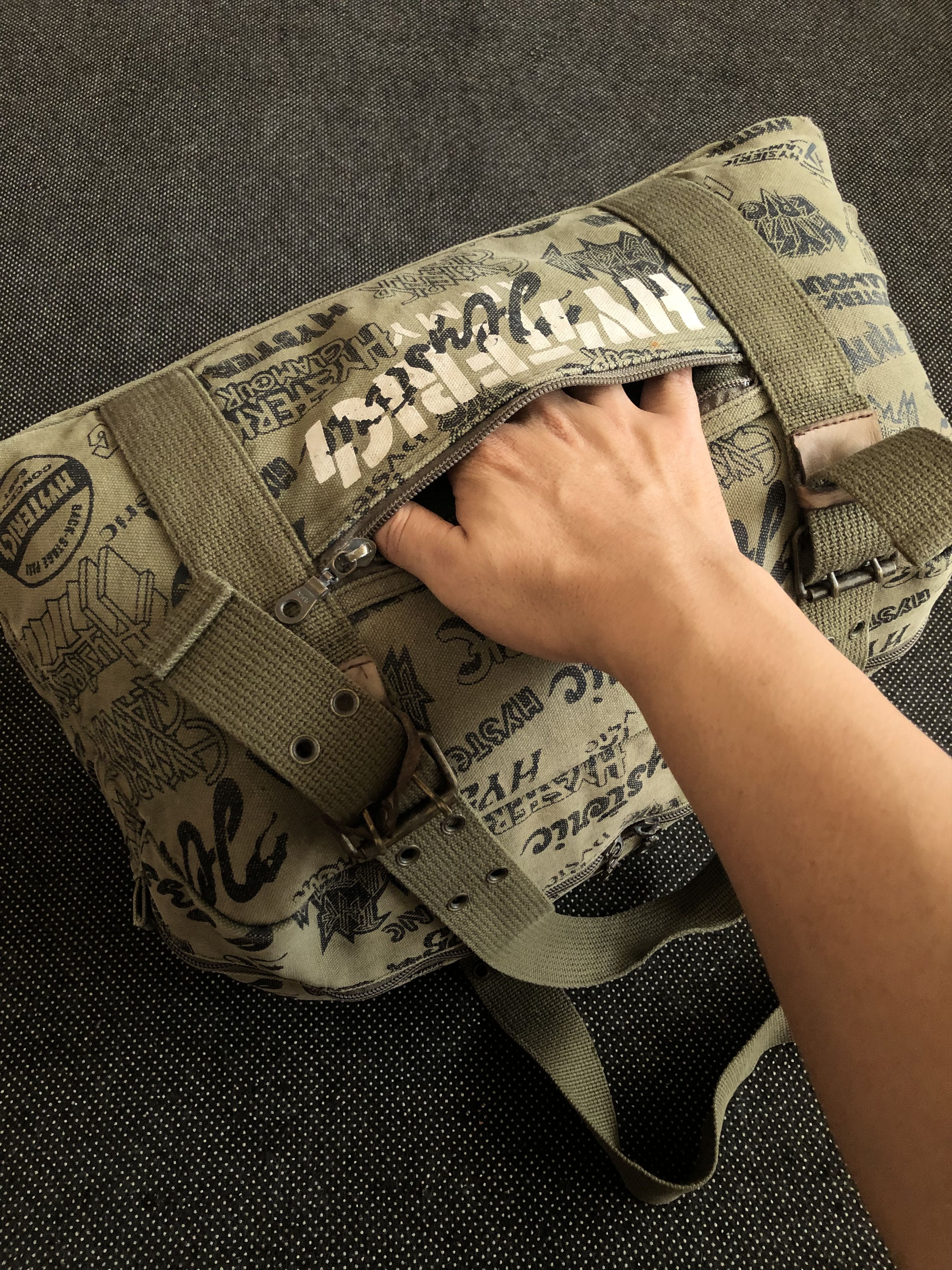 Hysteric Glamour × Vintage RARE🔥VINTAGE 90’S HYSTERIC GLAMOUR ARMY METAL DUFFLE BAG Size ONE SIZE - 15 Thumbnail