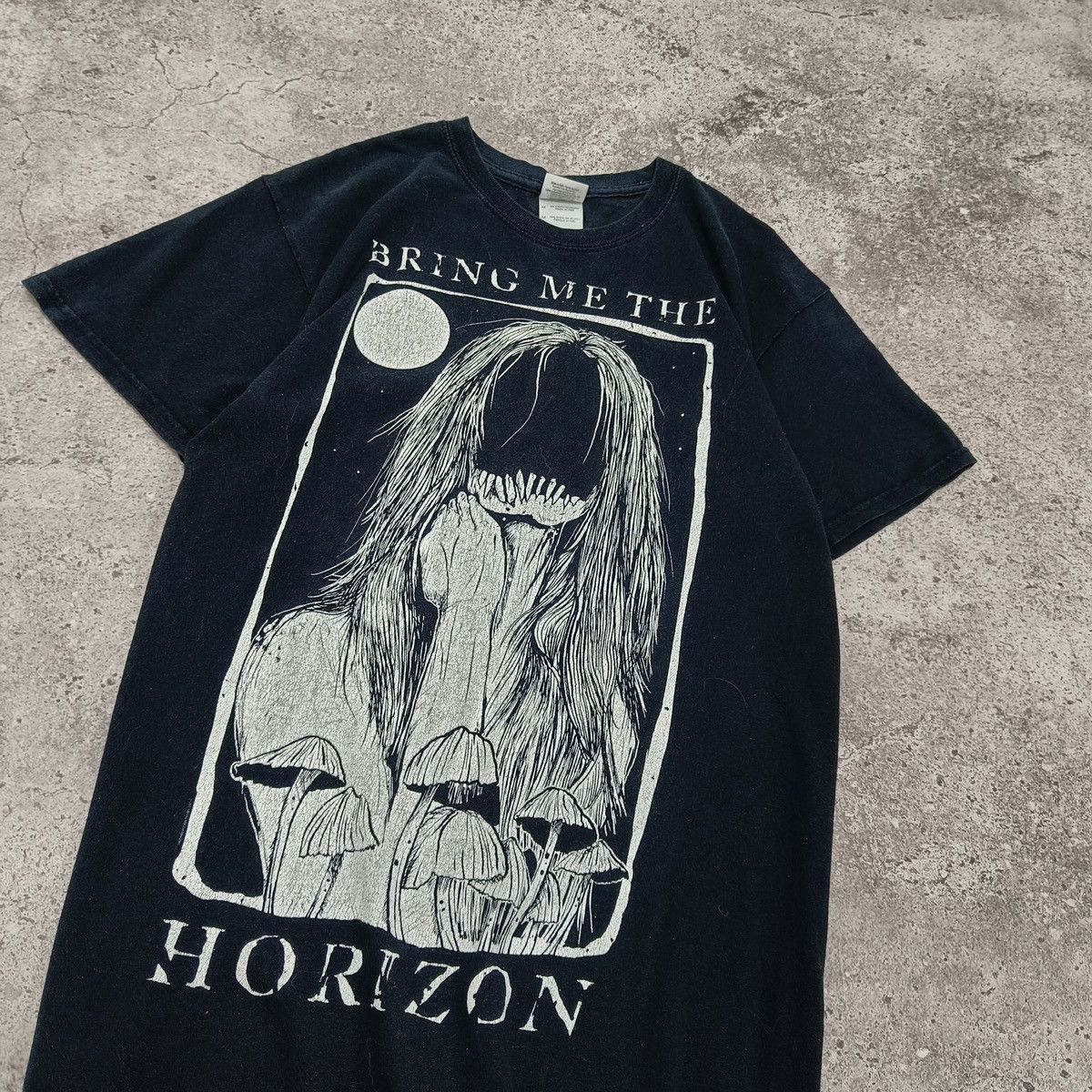 Band Tees Vintage 00s Bring Me The Horizon BMTH tee y2k rare Horror Size US M / EU 48-50 / 2 - 2 Thumbnail