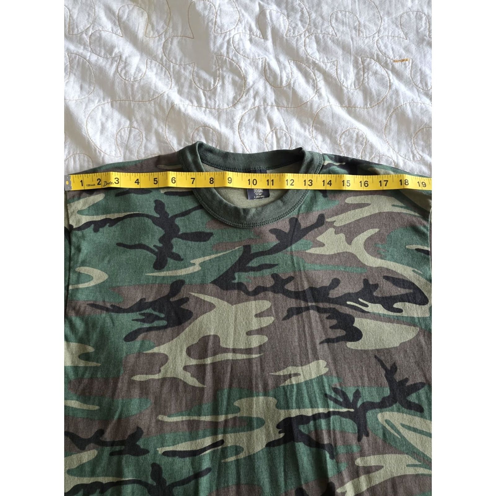 Vintage VINTAGE Camouflage Hunting Camo Short Sleeve Tee LARGE Woodland Green Tee Swing Shirt Unisex Adult 1980s Graphic Tee Mens Womens Size US L / EU 52-54 / 3 - 7 Thumbnail