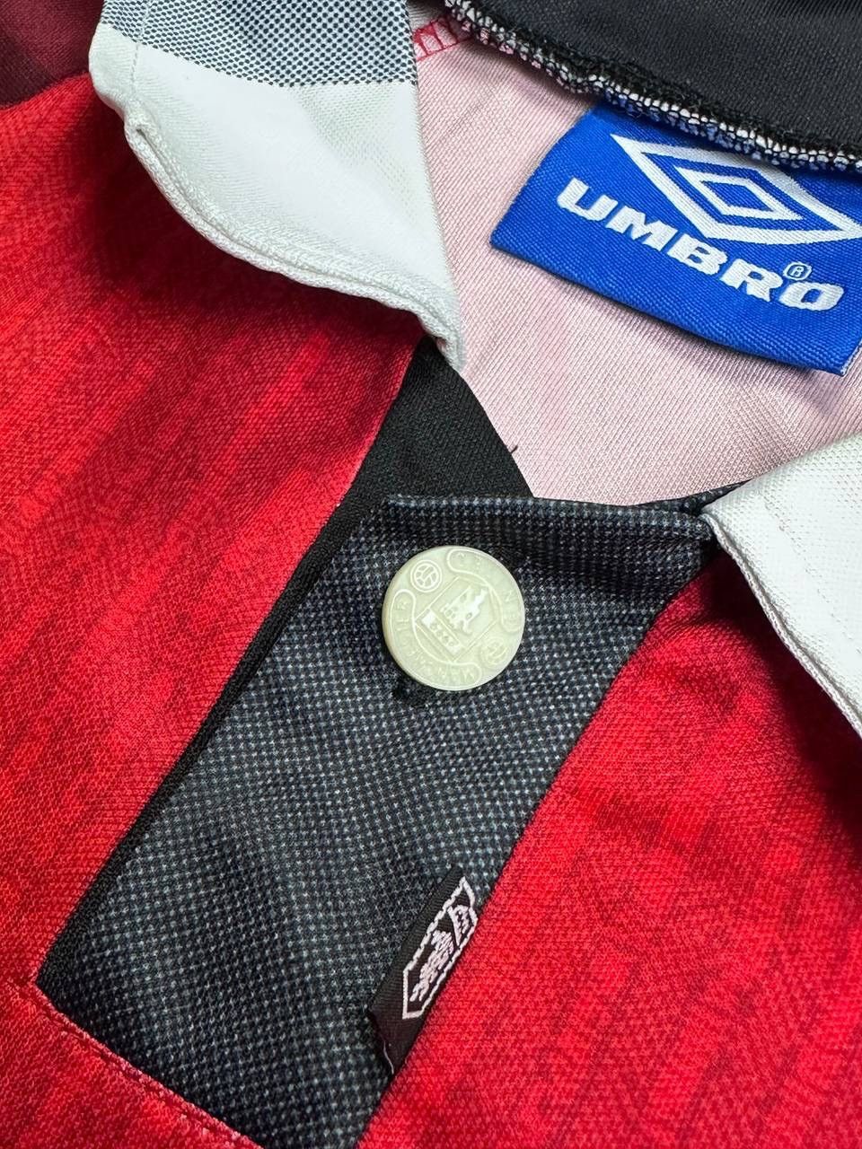 Umbro Vintage Umbro 1996-98 Manchester United Home Jersey XL Size US M / EU 48-50 / 2 - 7 Thumbnail