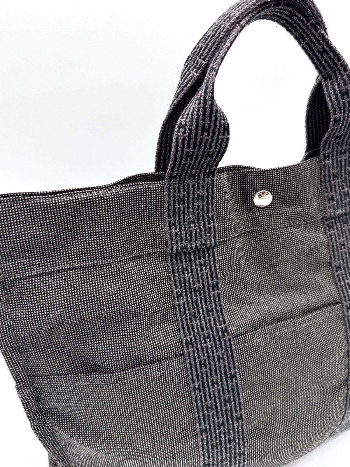 Hermes Hermès Her Line MM Hand Bag – Gray Canvas (SKU: 150448) Size ONE SIZE - 10 Thumbnail