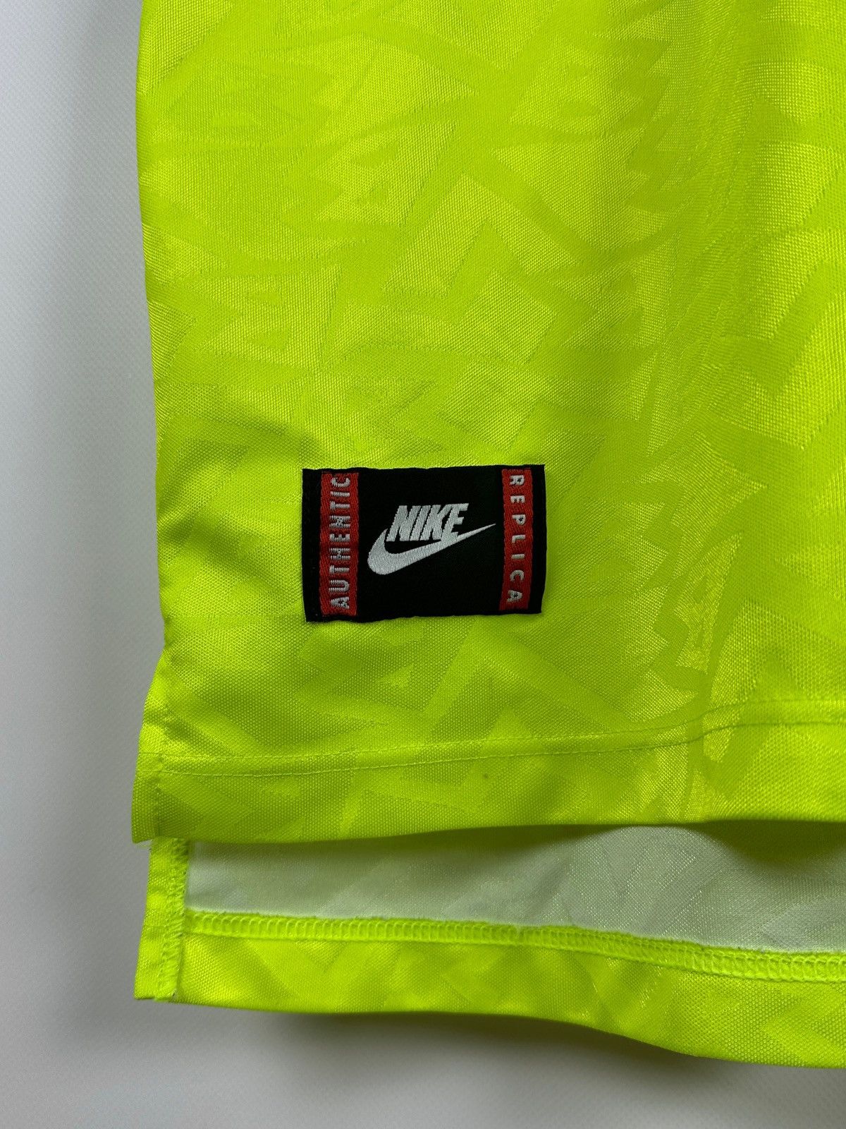 Nike 1995/96 Nike Borussia Dortmund Deutschmeister Soccer Jersey Size US L / EU 52-54 / 3 - 8 Thumbnail