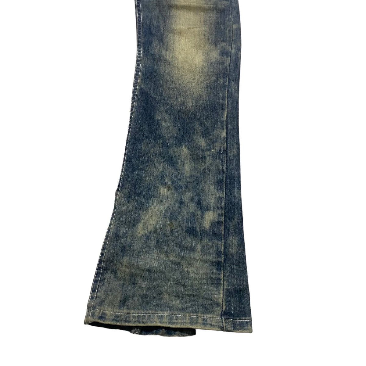 Le Grande Bleu (L.G.B.) GLAD NEWS Denim Low Flare Studded Jeans Size US 33 - 9 Thumbnail