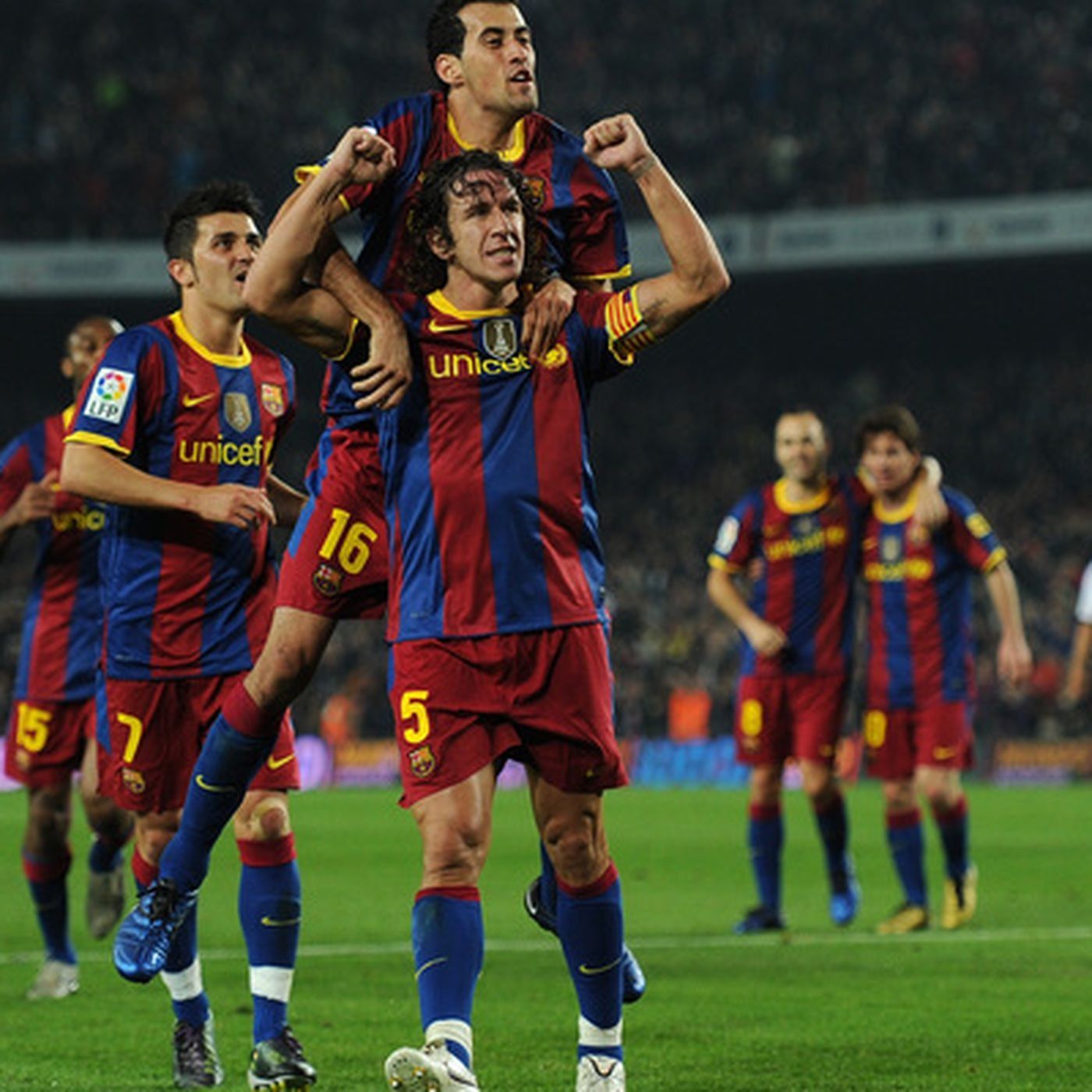 Nike Puyol Barcelona Home 2010 2011 Long Sleeve Soccer Jersey L Size US L / EU 52-54 / 3 - 9 Thumbnail