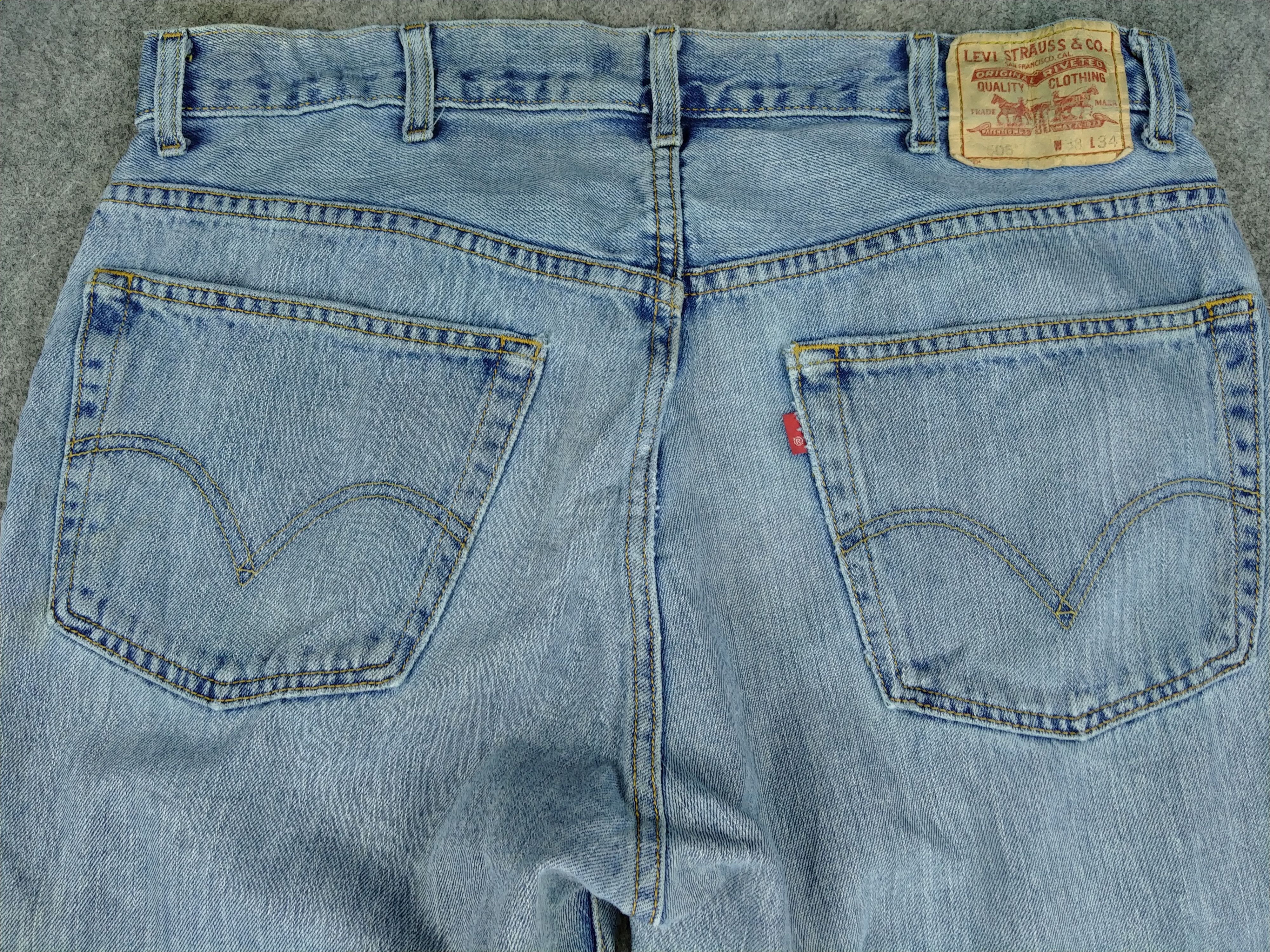 Levi's Faded Blue Vintage Levi's 505 Jeans 37x34.5 Denim -JN1022 Size US 37 - 4 Thumbnail