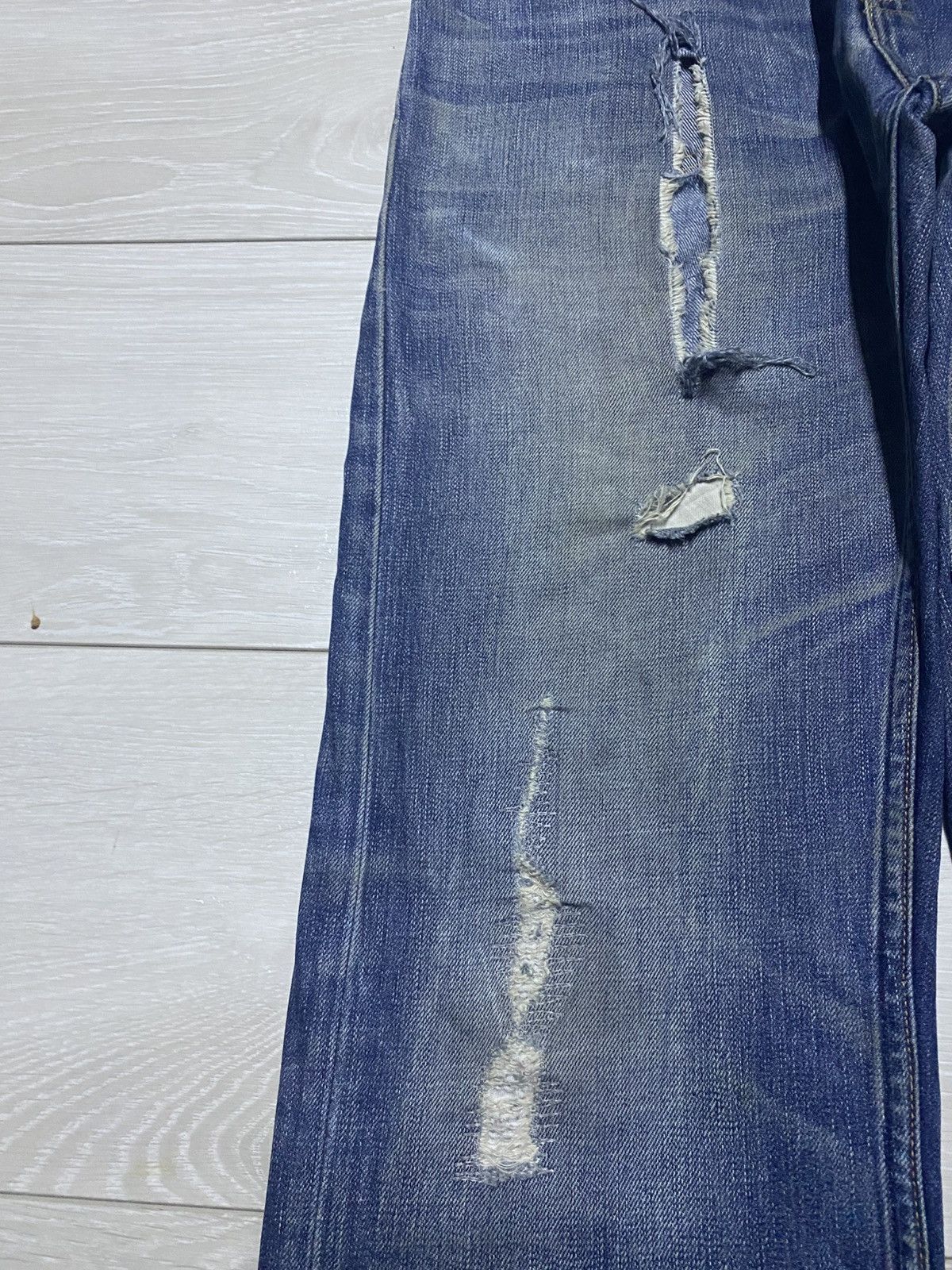 Levi's Vintage Levis 505 Faded Wash Crazy Distressed Loose Jeans Size US 31 - 7 Thumbnail