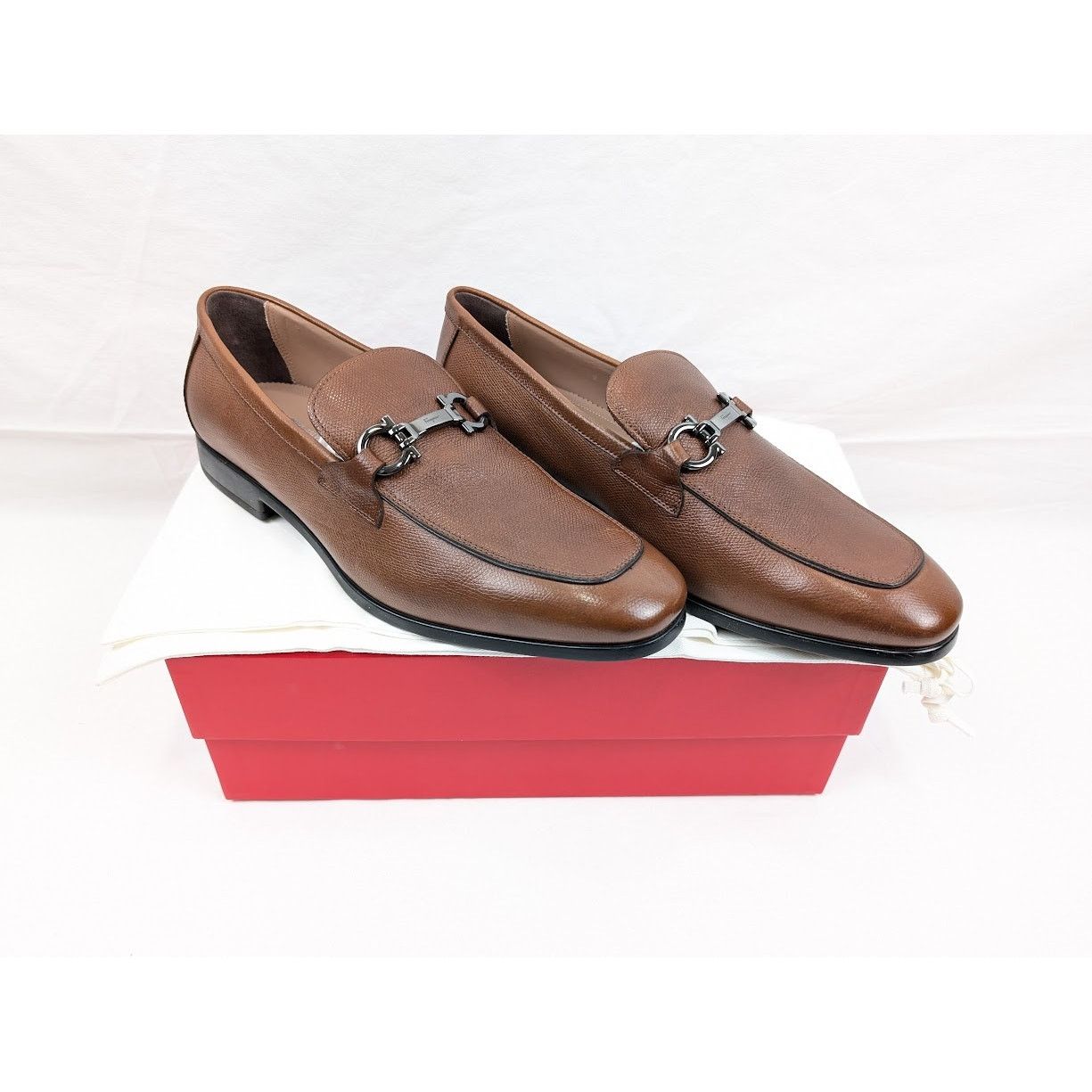 Salvatore Ferragamo o1rshd1 Radica Pebble Calf Loafers in Brown Size US 11 / EU 44 - 21 Thumbnail