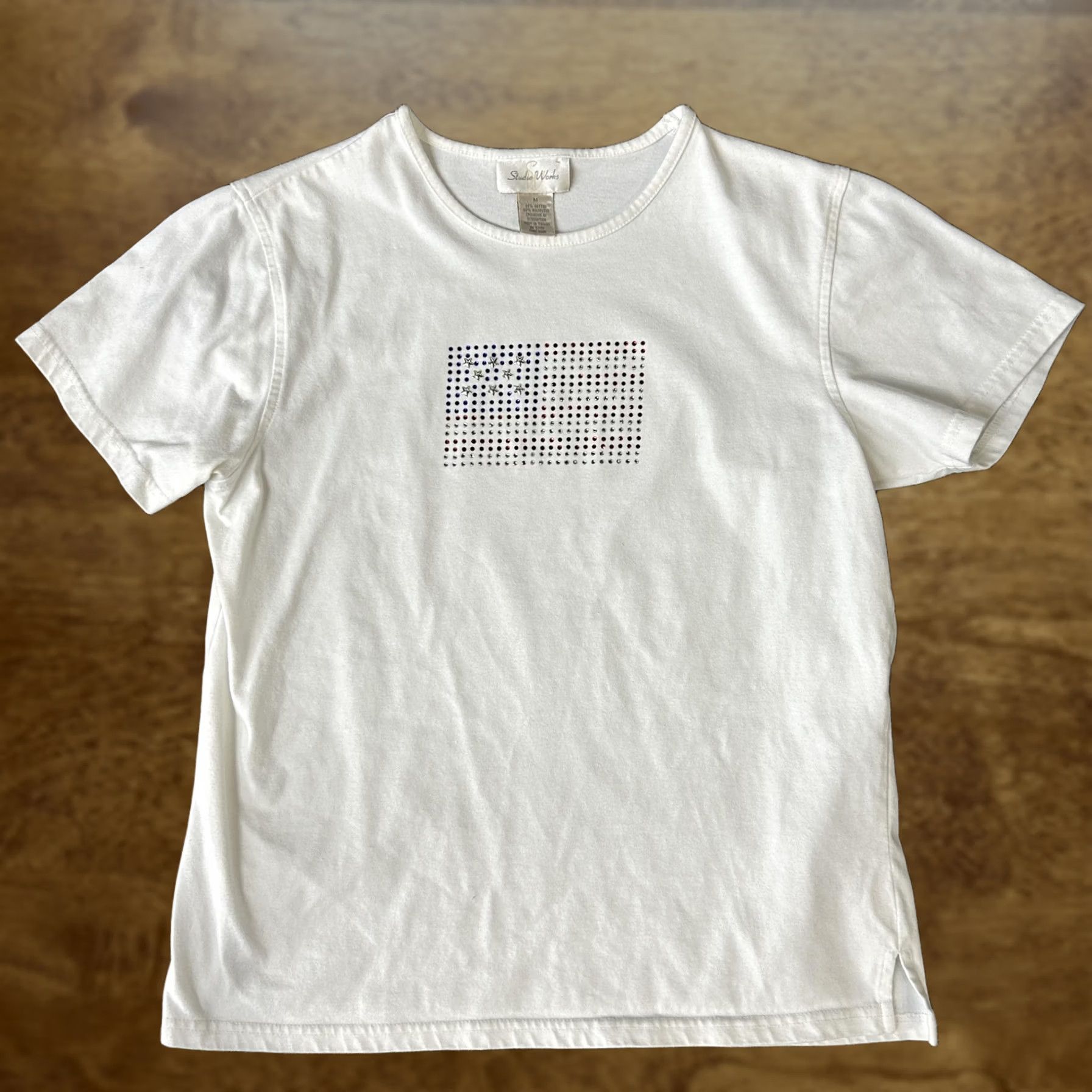 Vintage VINTAGE? No. Studio Works Shirt Womens Medium White Rhinestone American Flag Patriotic Tee Size M / US 6-8 / IT 42-44 - 1 Thumbnail