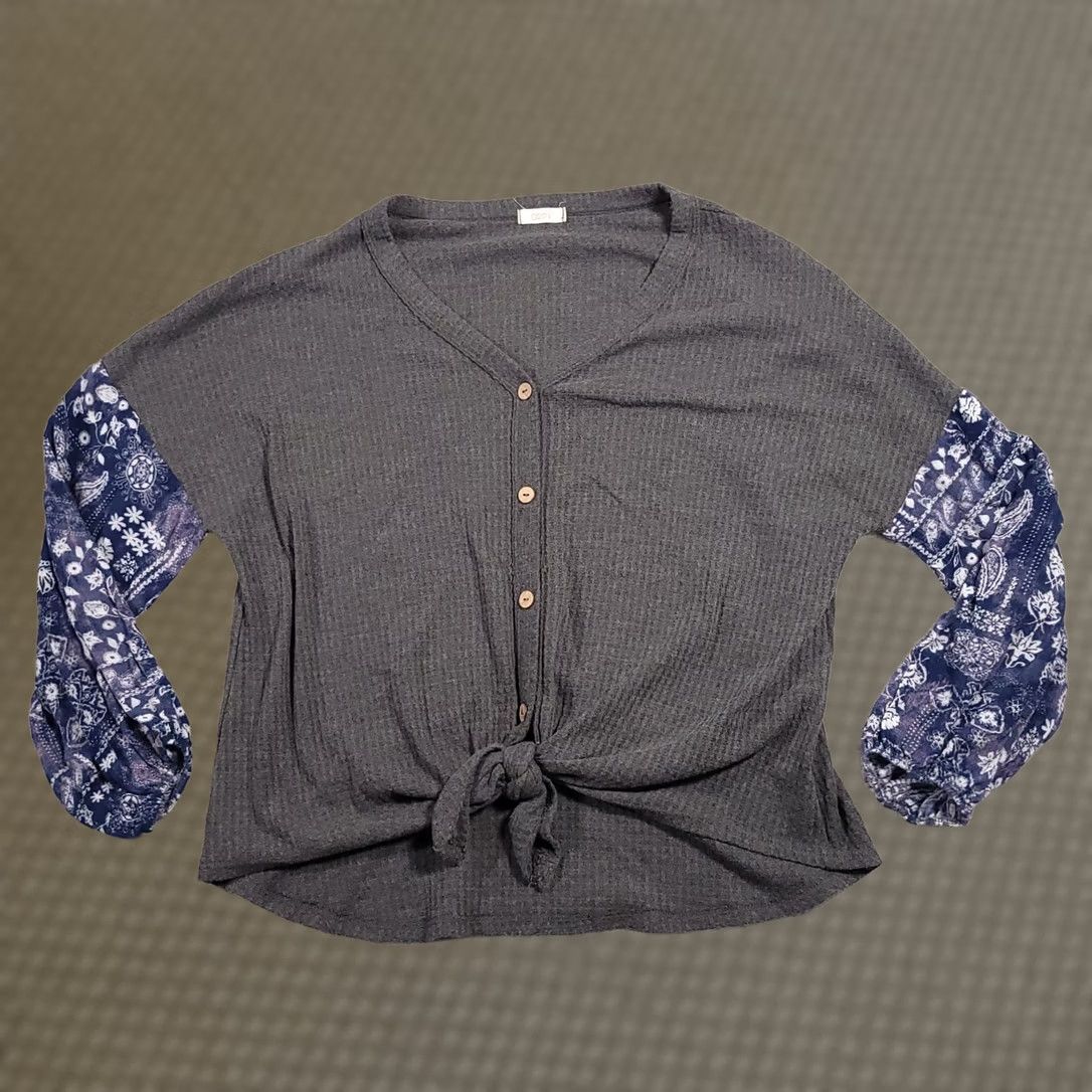 Vintage ODDY Shirt Women's L Gray Blue Paisley Balloon Sleeve V-Neck Button Tie Boho USA Shirts Blouse Womens Team USA Vintage Regular Leather? Size L / US 10 / IT 46 - 1 Thumbnail