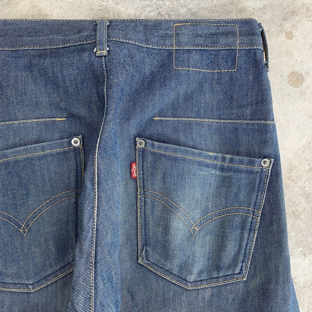Levi's Vintage Levis Engineered Regular Fit Denim Twisted Leg Jeans Size US 29 - 15 Thumbnail