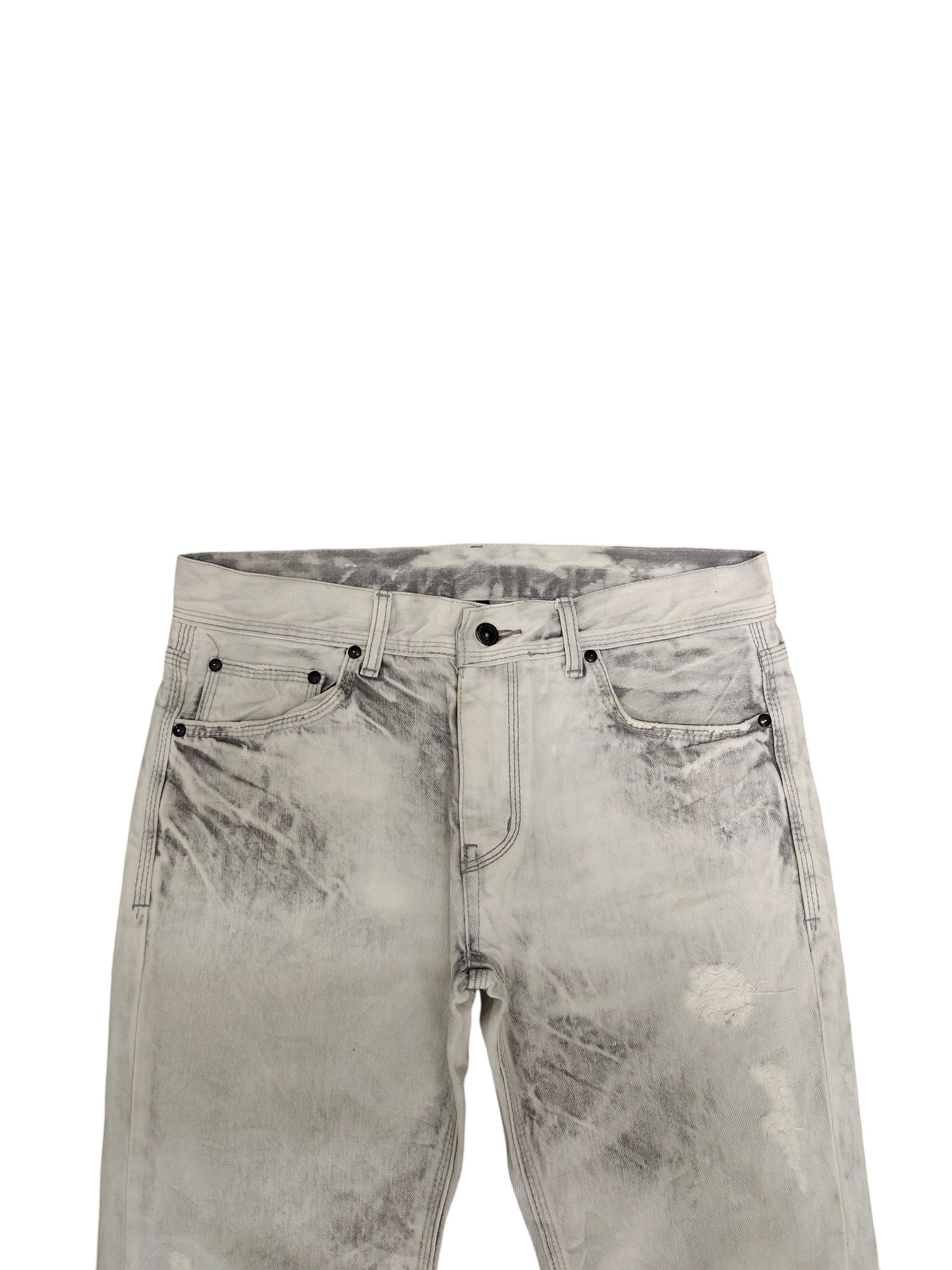Neil Barrett Neil Barret Bleach Wash Clawmark Distress Faded Denim Jeans Size US 32 / EU 48 - 2 Thumbnail