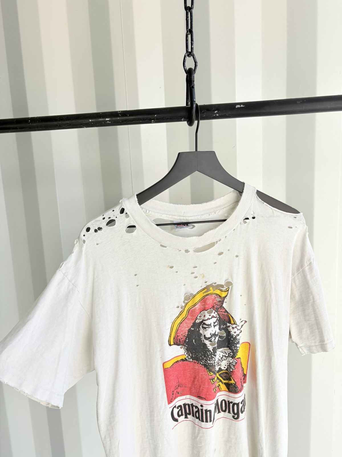 Vintage Thrashed Captain Morgan Faded Shirt Distressed ERD Grunge Size US L / EU 52-54 / 3 - 7 Thumbnail