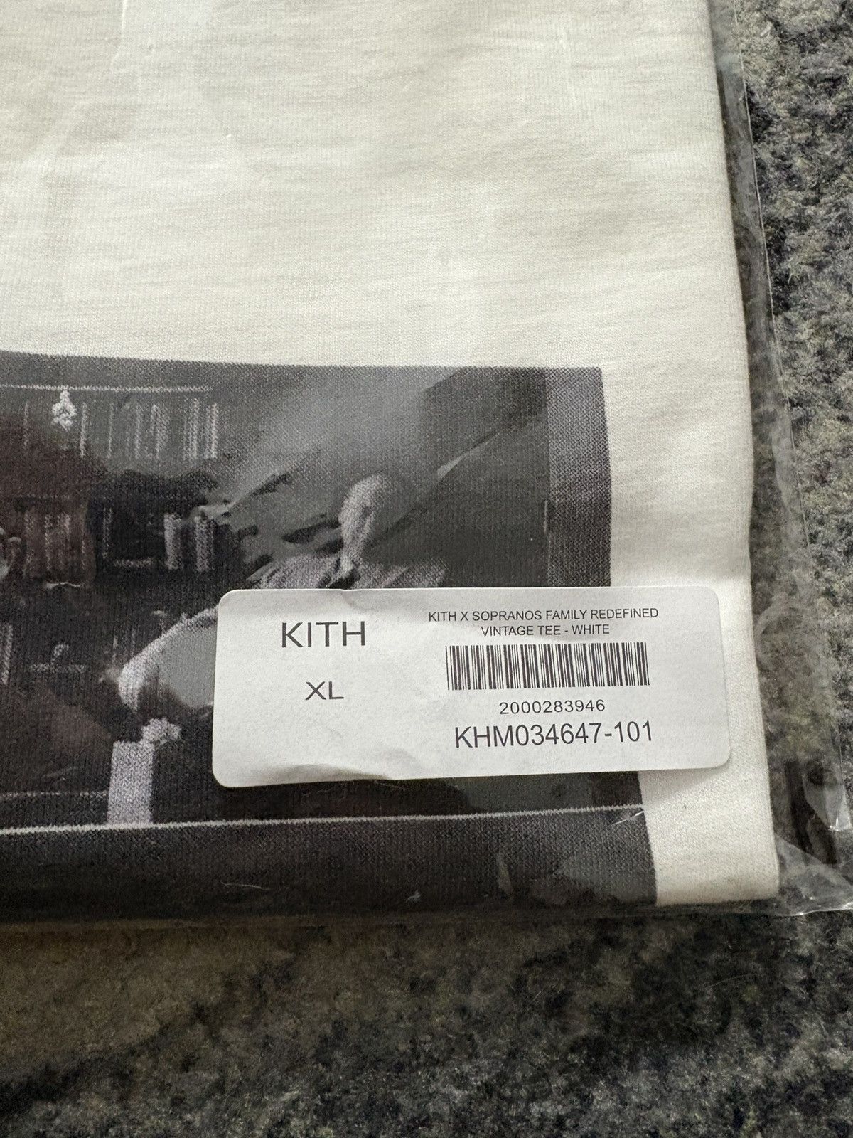 Kith Kith x The Sopranos Family Redefined Vintage Tee White Size US XL / EU 56 / 4 - 4 Thumbnail