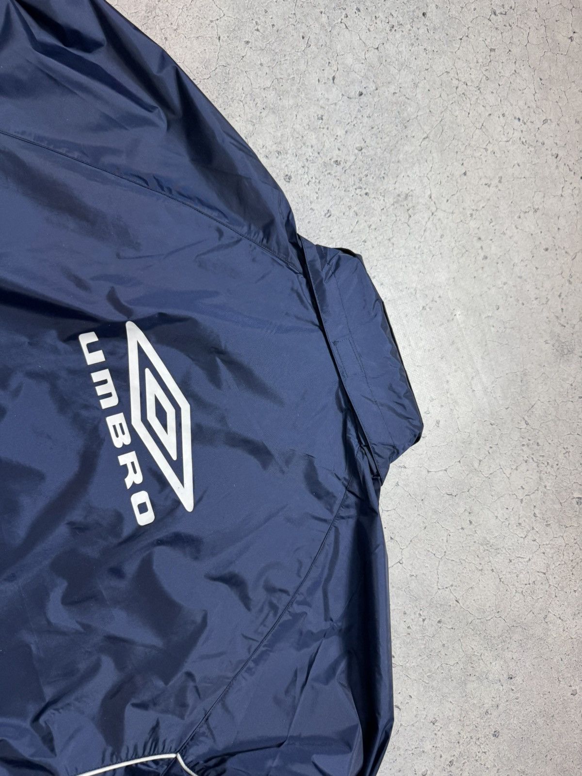 Umbro Umbro Vintage 90’s Full Zip Nylon Jacket Big Logo Size XL Size US XL / EU 56 / 4 - 13 Thumbnail