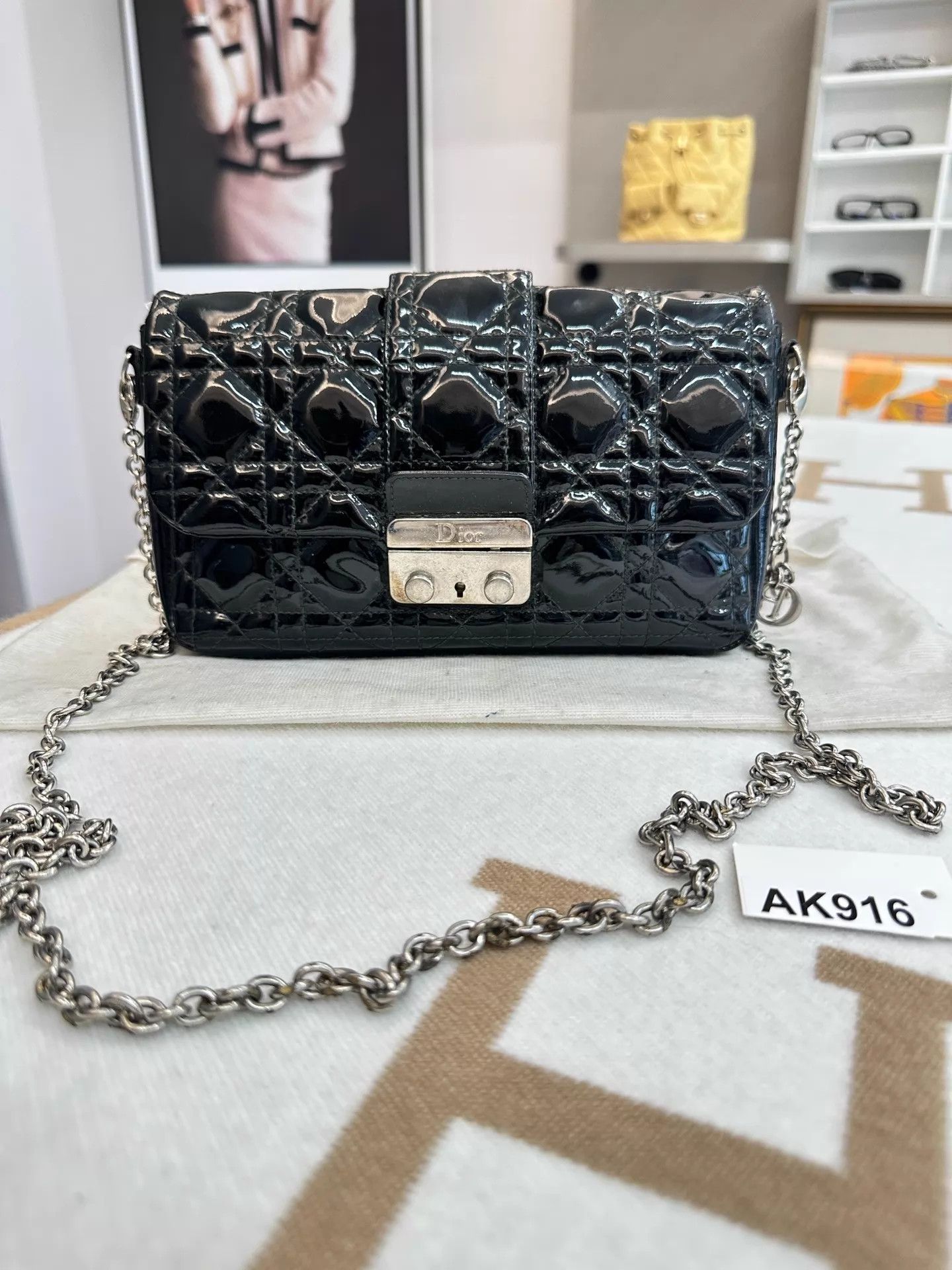 Dior Dior Patent Leather Chain Bag 23x3x14 AK916 Size ONE SIZE - 1 Thumbnail
