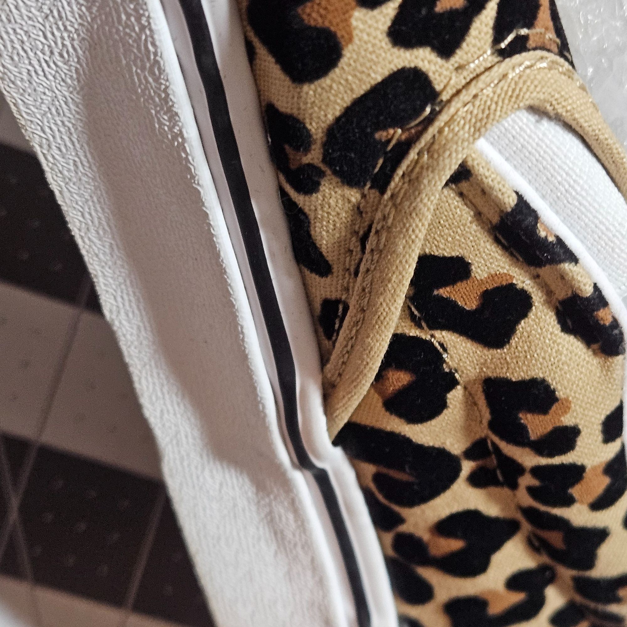 Vans Vans Unisex Leopard Print Slip-On Shoes Casual Streetwear Sk Size US 11 / IT 41 - 16 Thumbnail